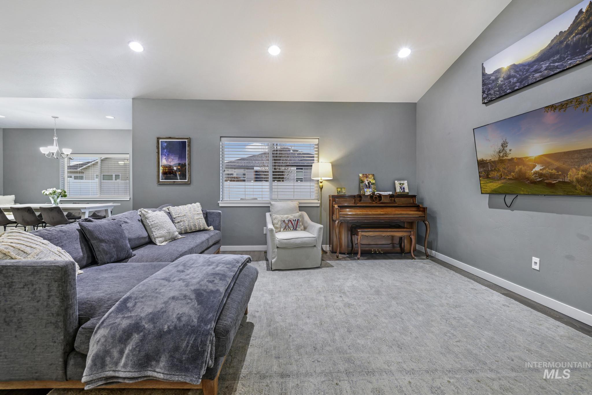 810 Sun Peak Way Property Photo 12