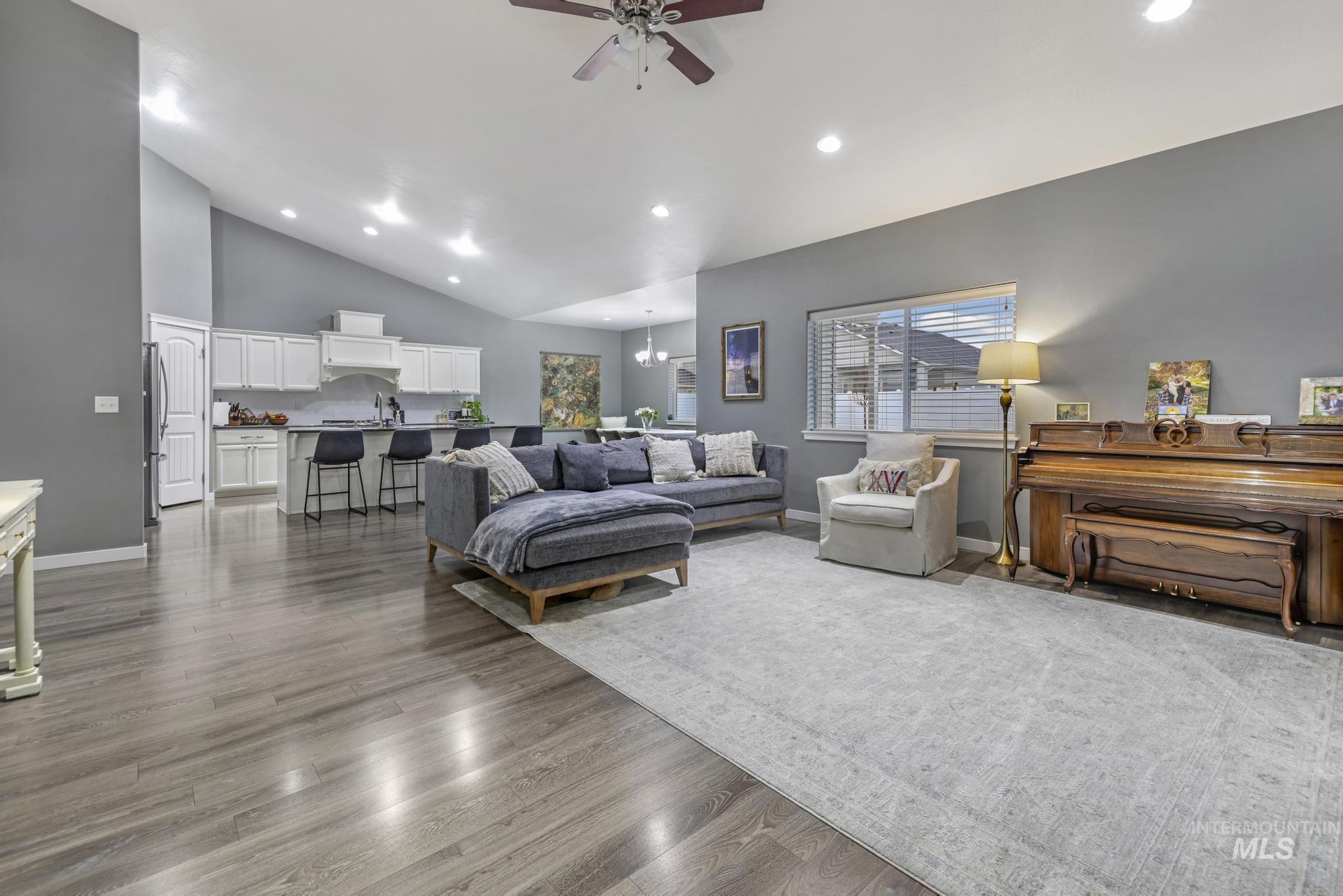 810 Sun Peak Way Property Photo 13