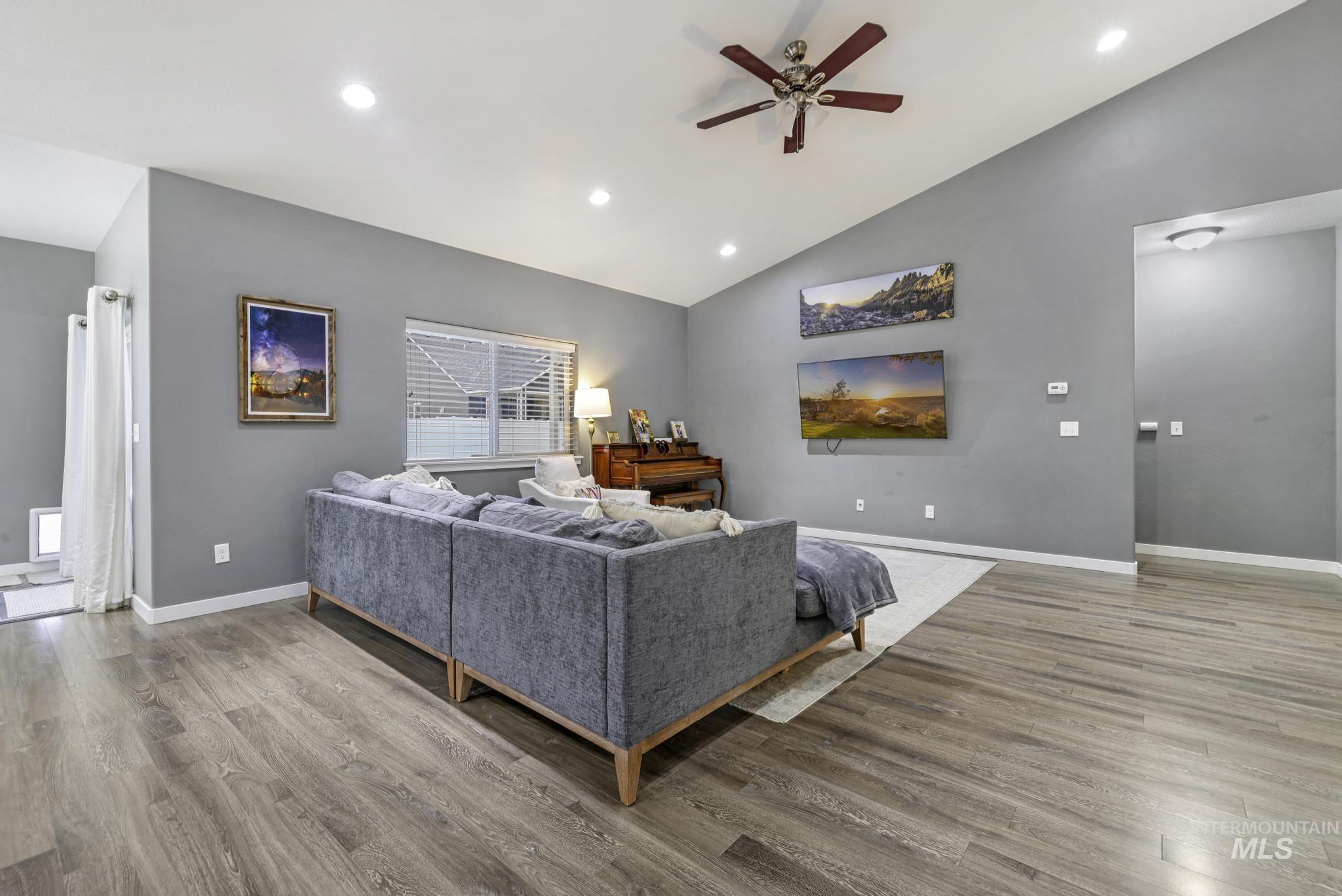 810 Sun Peak Way Property Photo 14