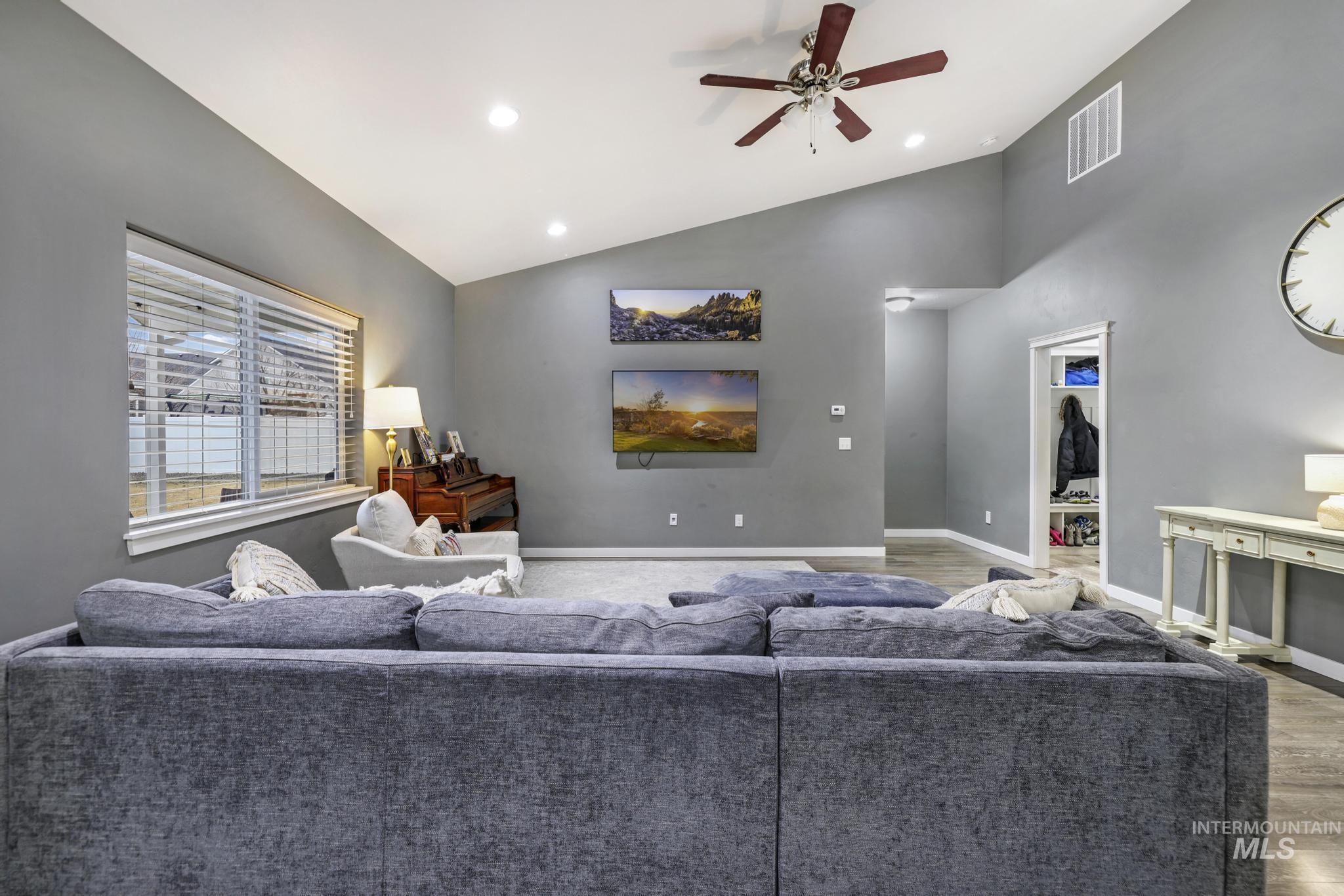 810 Sun Peak Way Property Photo 15