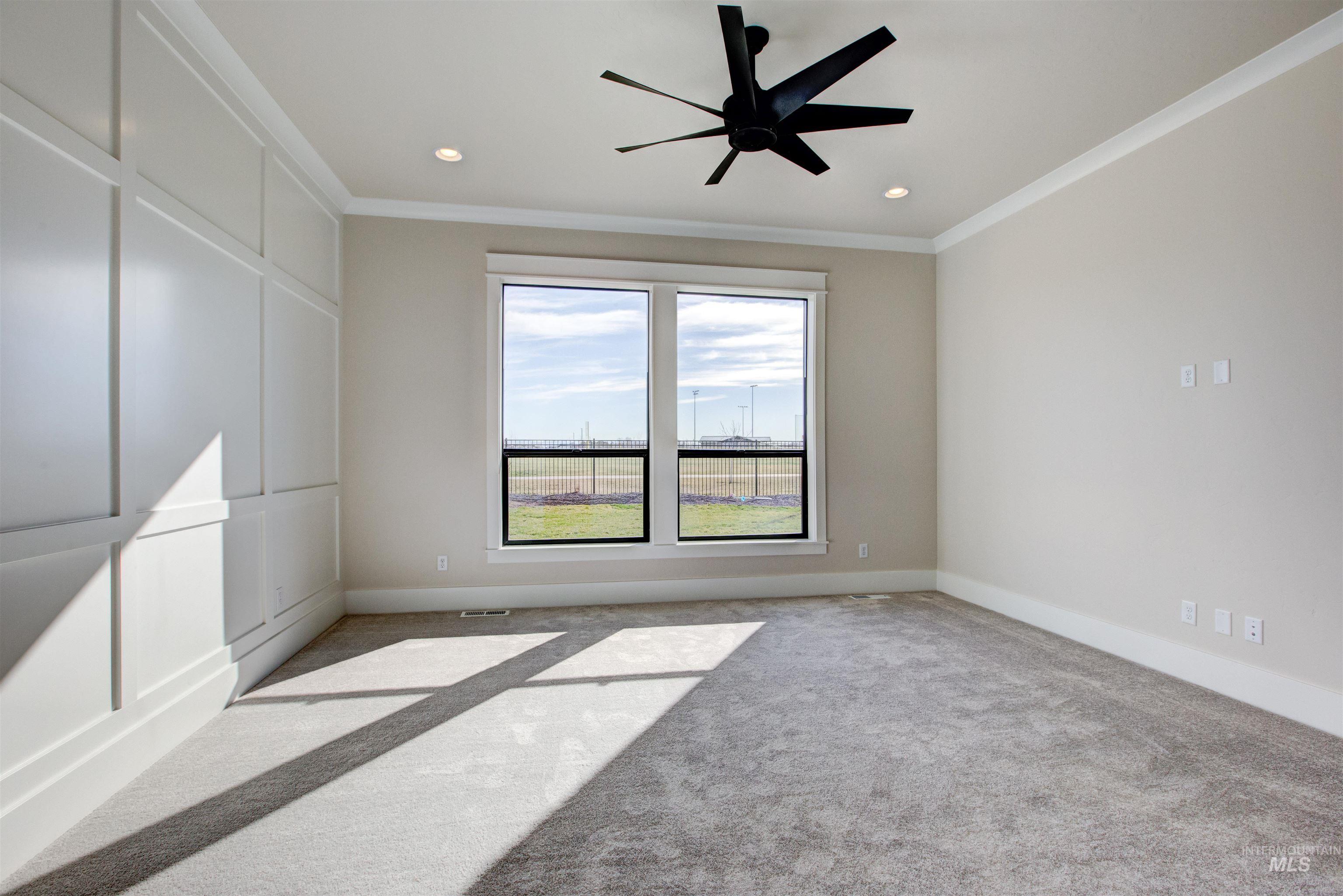 4233 N Bryant Way Property Photo 26