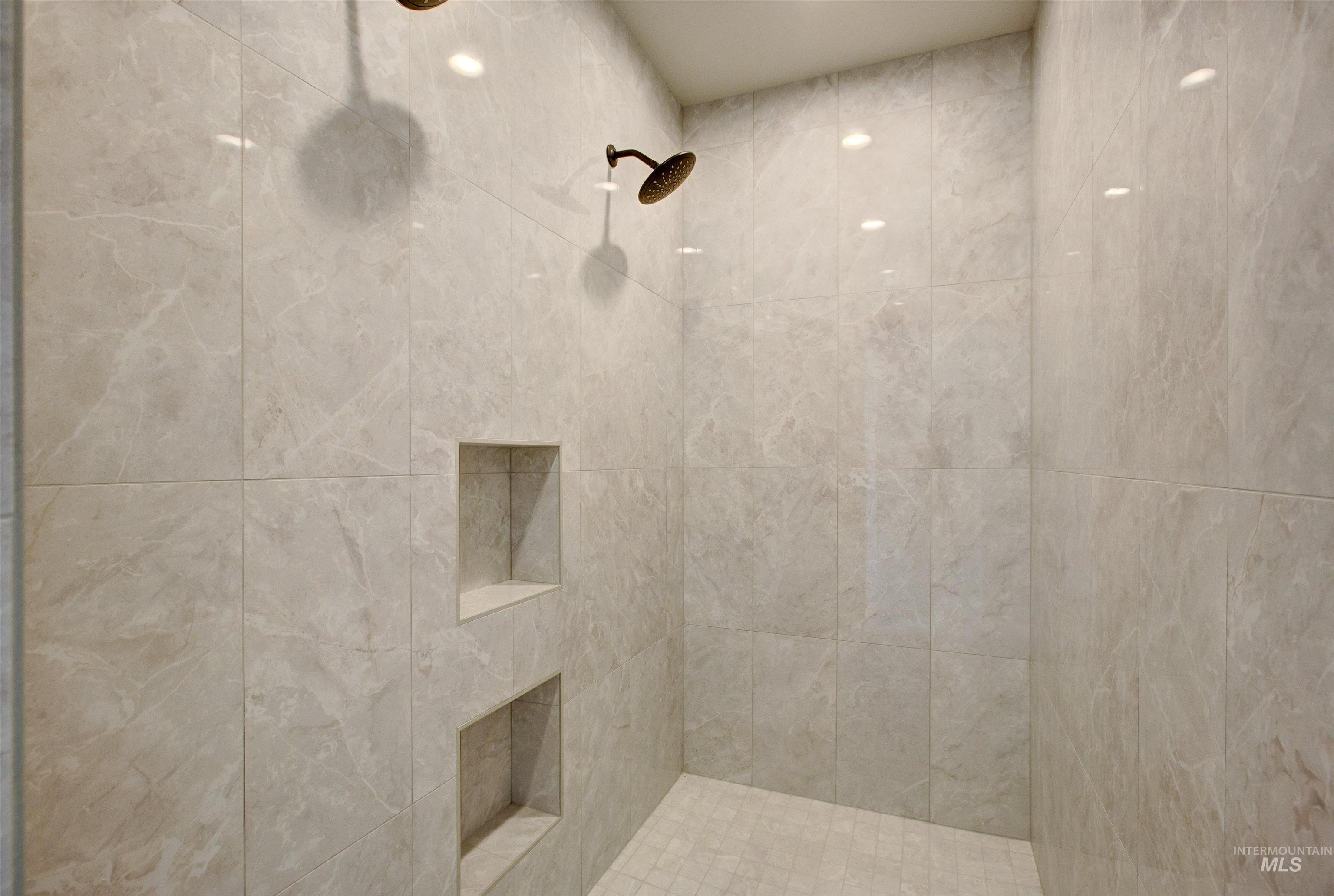 4233 N Bryant Way Property Photo 30