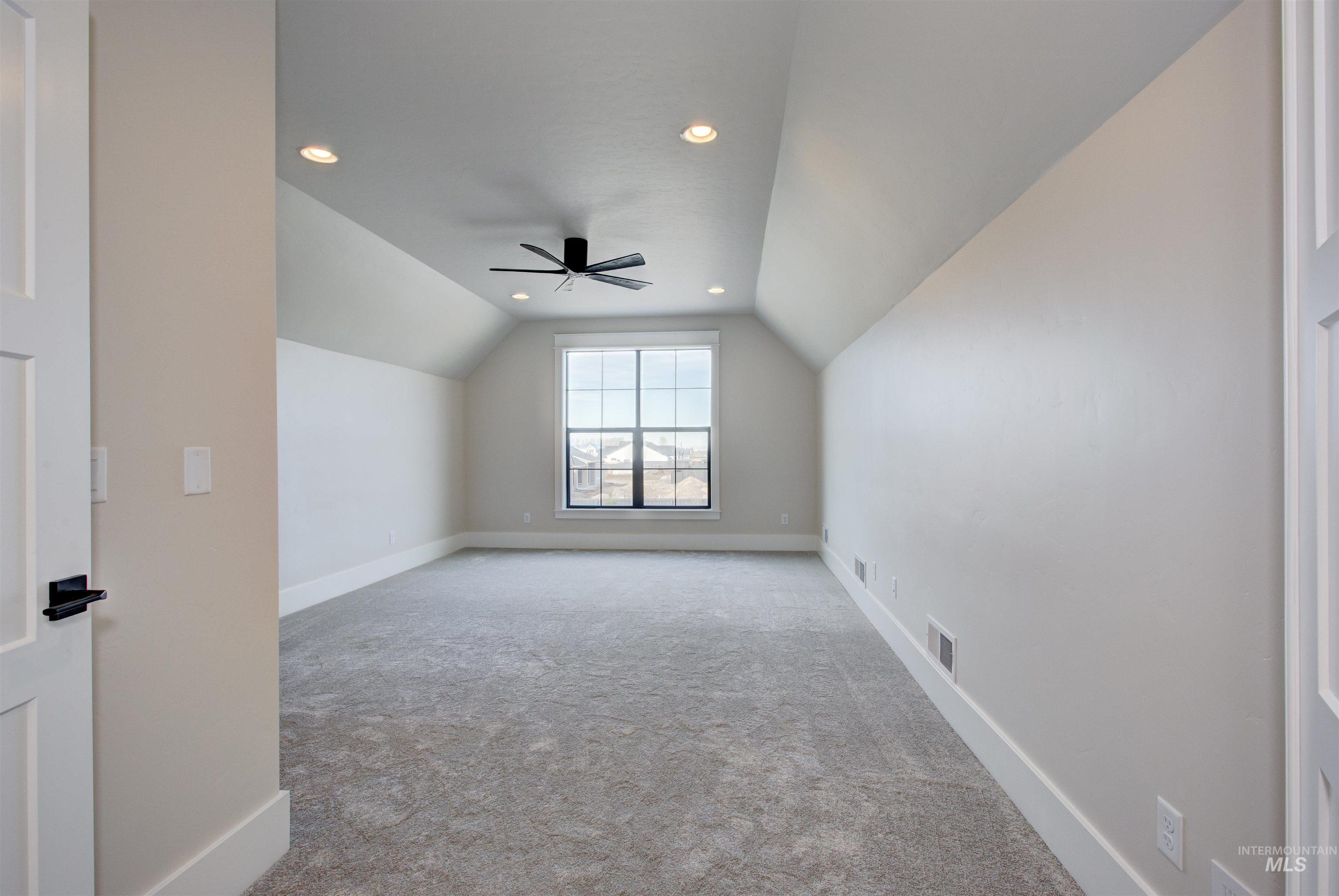 4233 N Bryant Way Property Photo 35