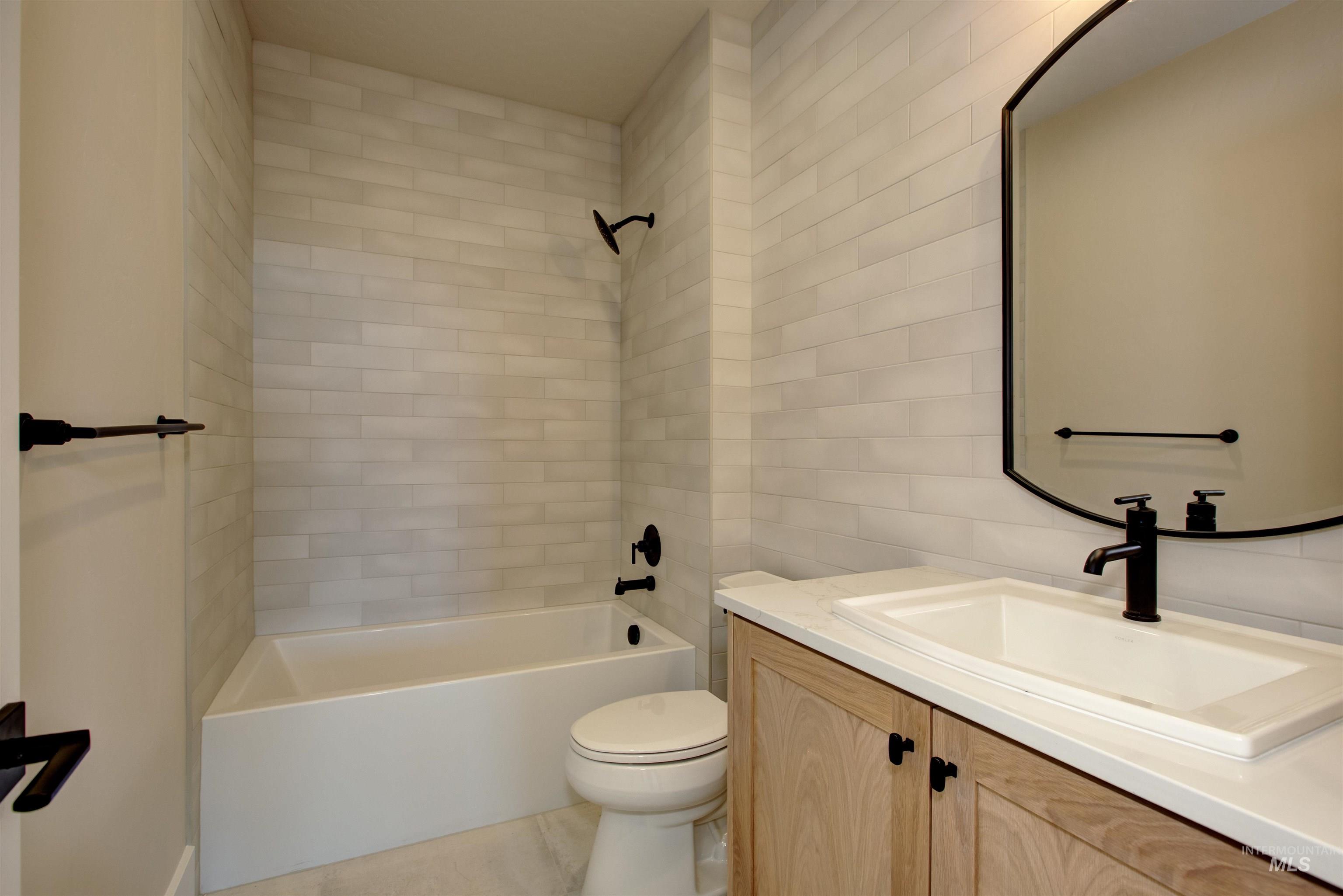 4233 N Bryant Way Property Photo 37
