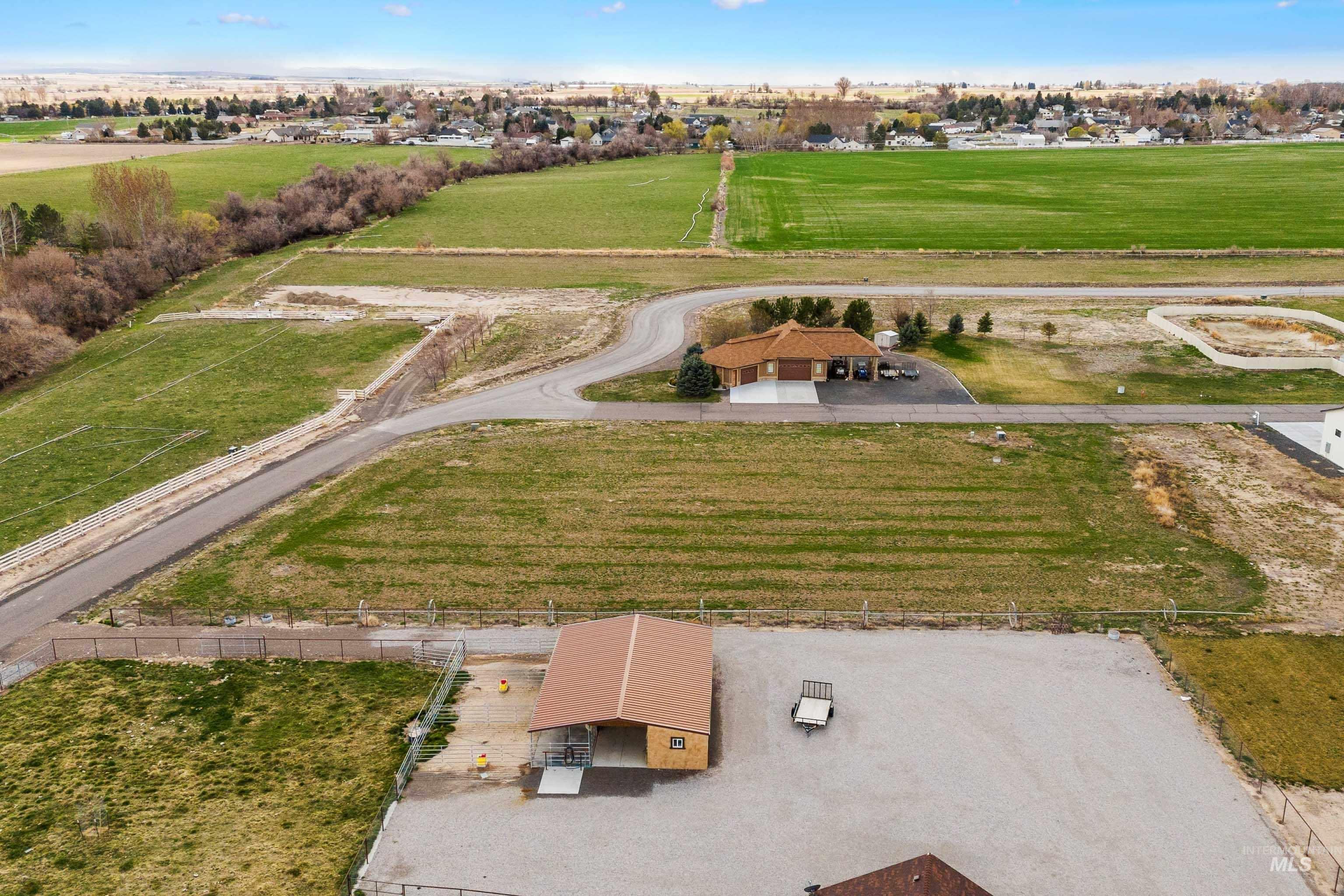 2550 E 3759 N Property Photo 11