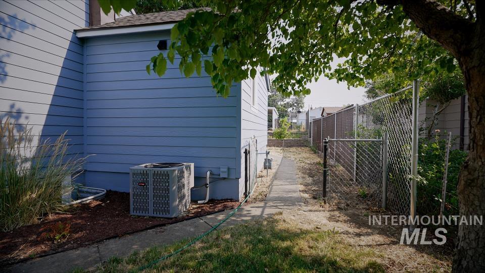2408 11th Avenue Property Photo 4
