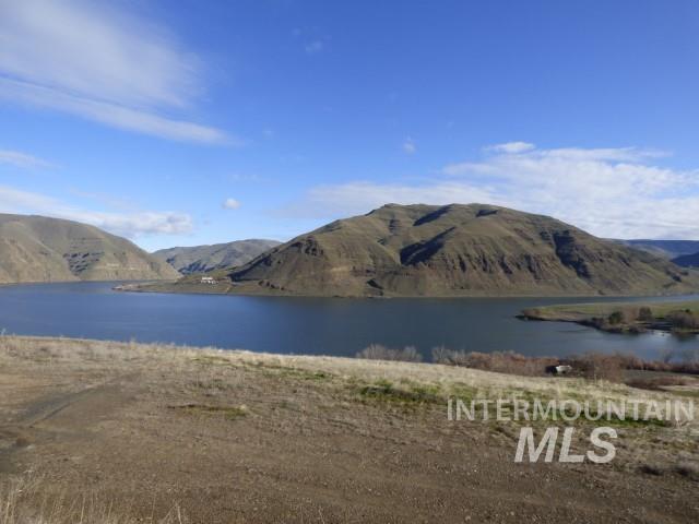 578 Silcott Road Property Photo 1