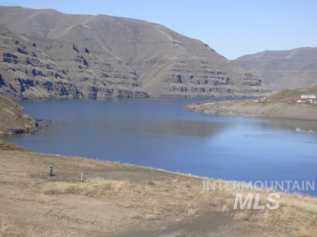 578 Silcott Road Property Photo 2