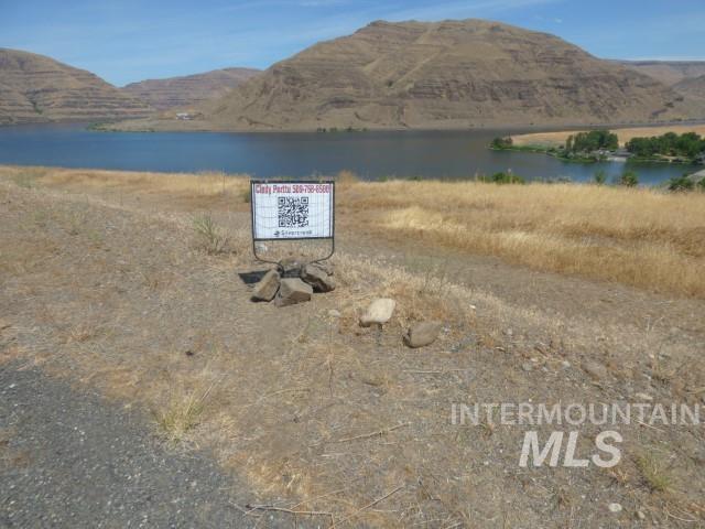 578 Silcott Road Property Photo 8