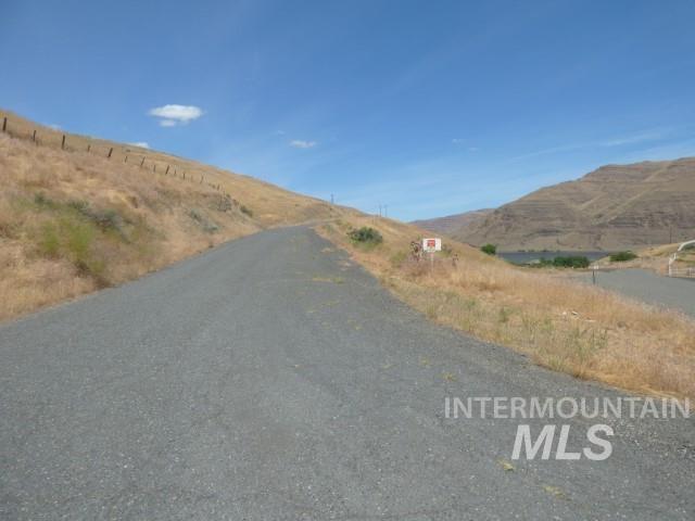 578 Silcott Road Property Photo 9
