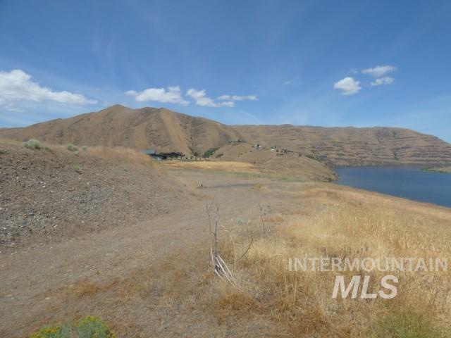 578 Silcott Road Property Photo 12