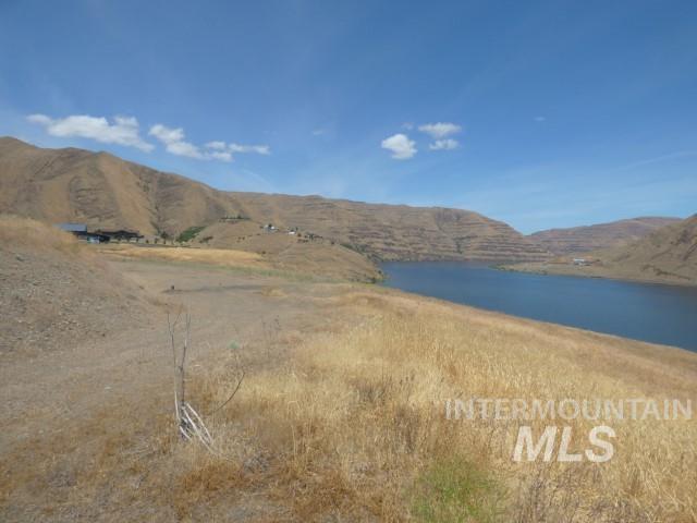 578 Silcott Road Property Photo 13
