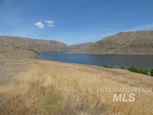 578 Silcott Road Property Photo 14