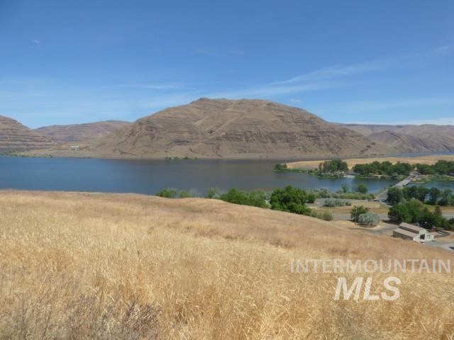 578 Silcott Road Property Photo 15