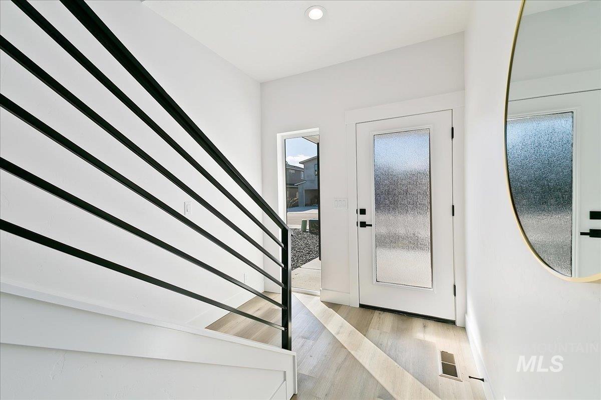 8151 N Breezy Ave Property Photo 6