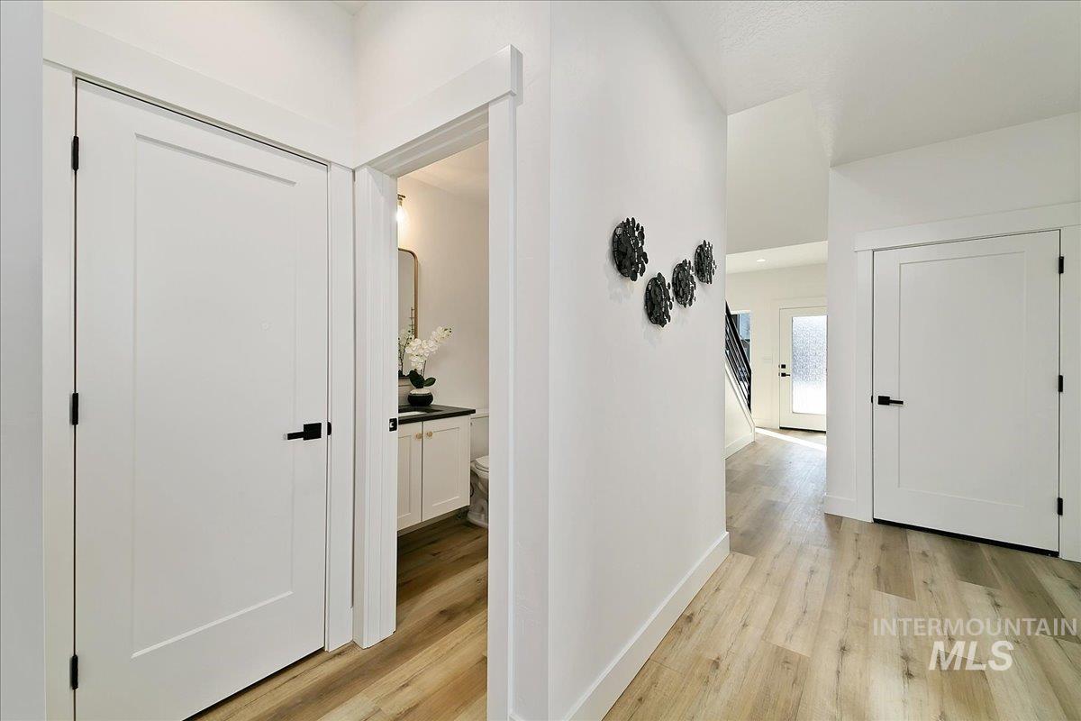 8151 N Breezy Ave Property Photo 11