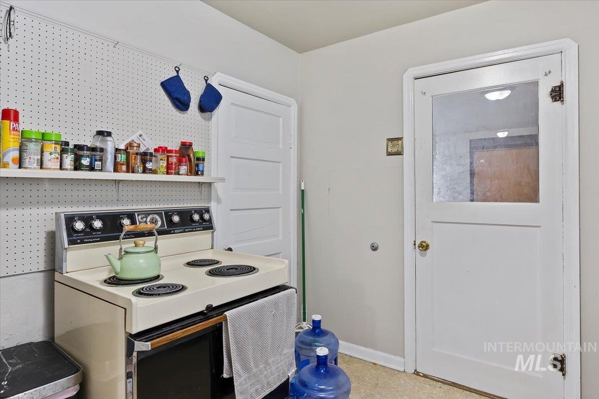 204 E 5th Street Property Photo 5