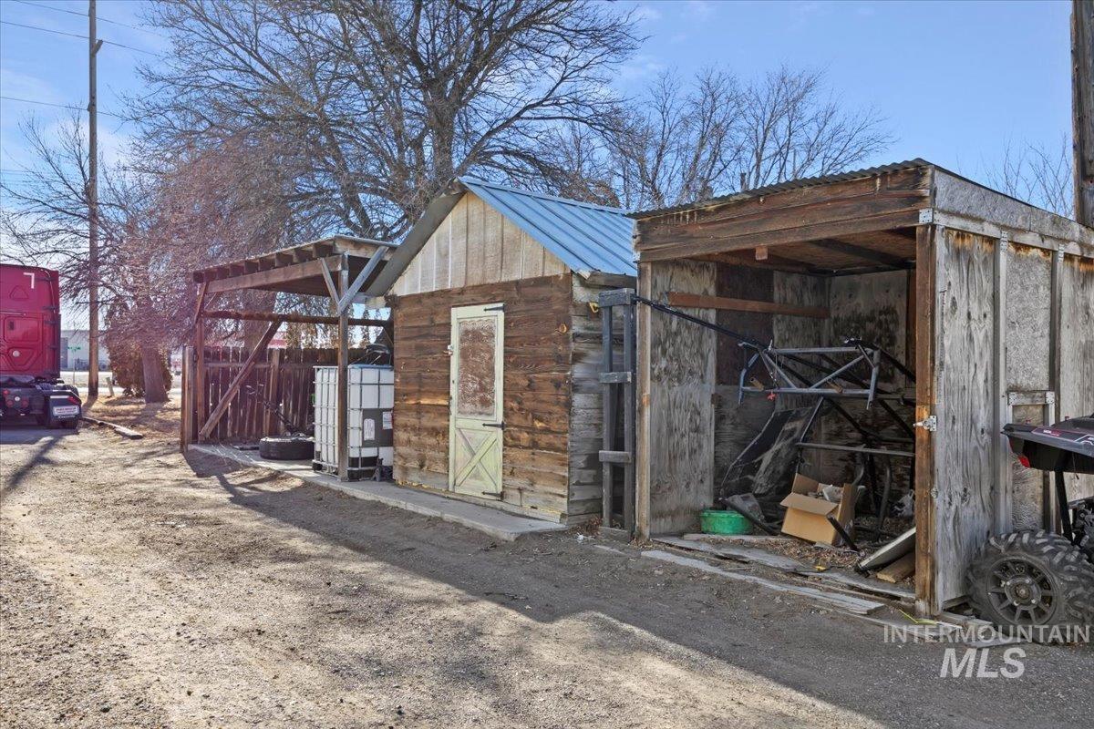 204 E 5th Street Property Photo 20