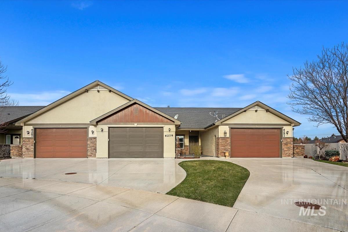 6279 N Maximus Pl Property Photo 1