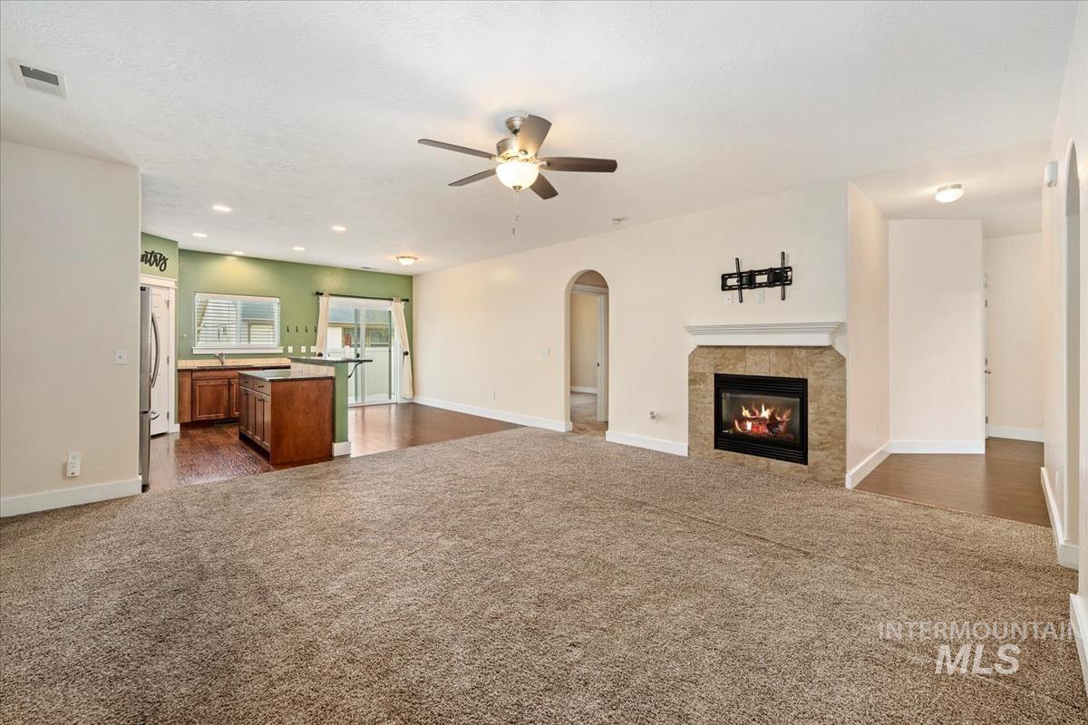 6279 N Maximus Pl Property Photo 2