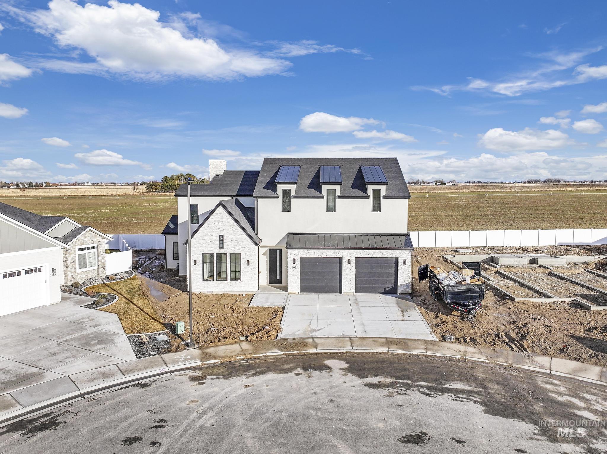 696 Full Moon Way Property Photo 4