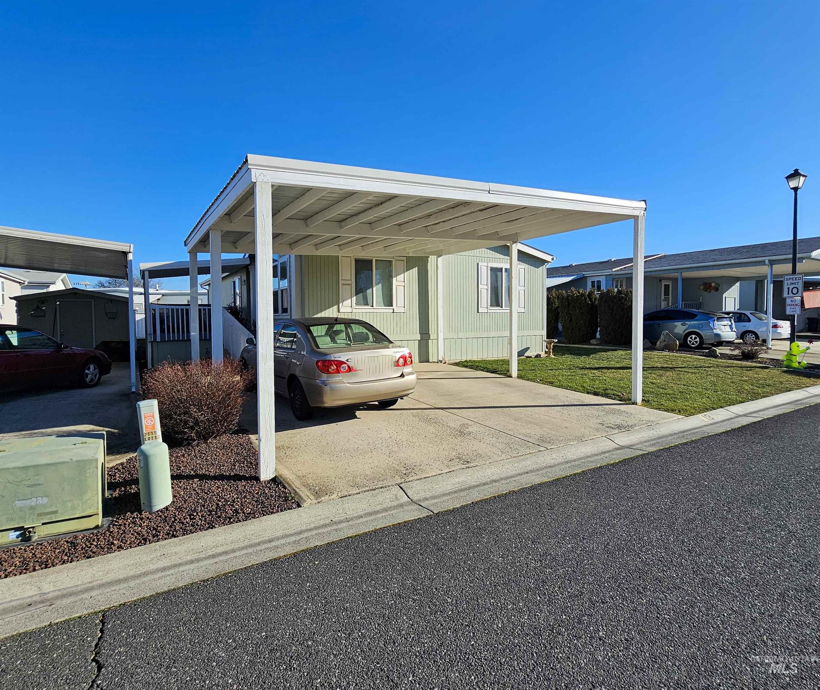 2115 6th Avenue Property Photo 2