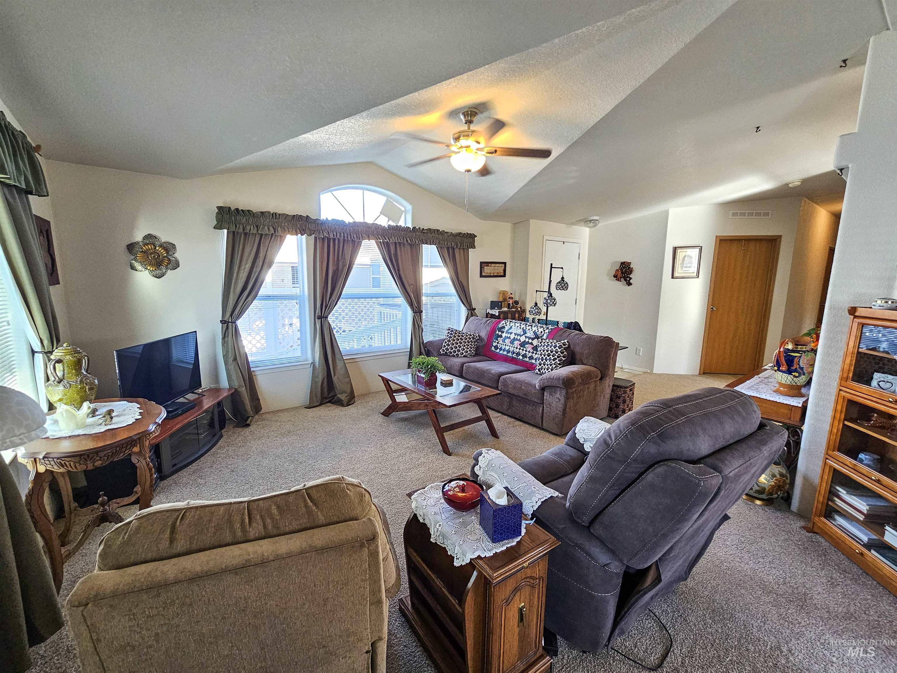 2115 6th Avenue Property Photo 16