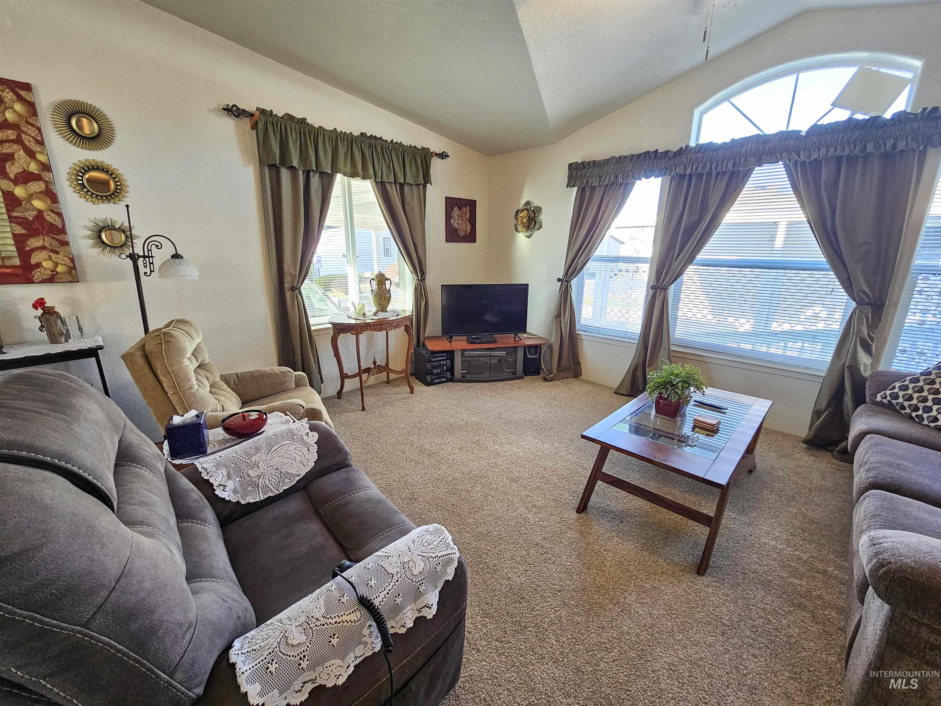 2115 6th Avenue Property Photo 17