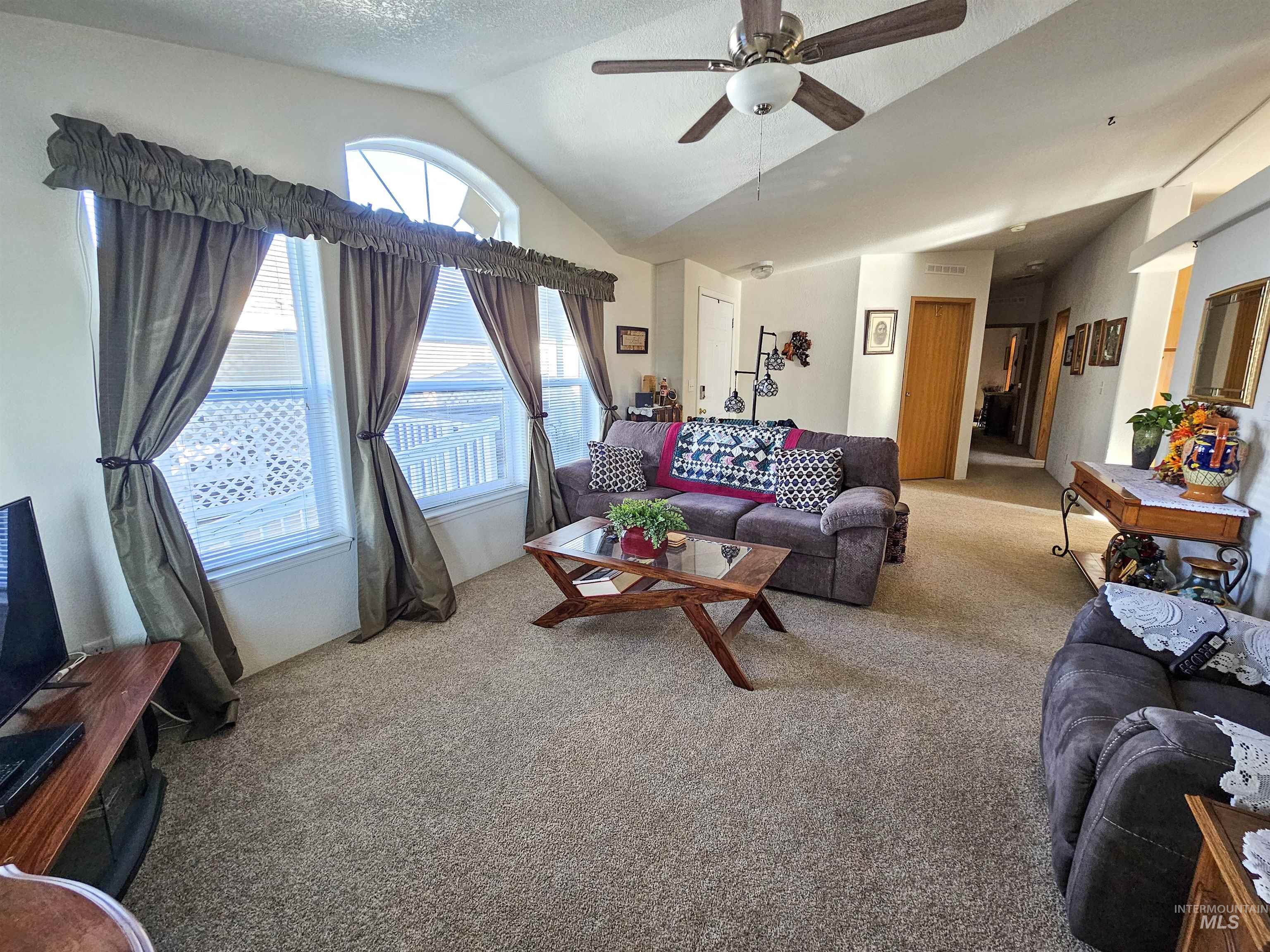2115 6th Avenue Property Photo 18