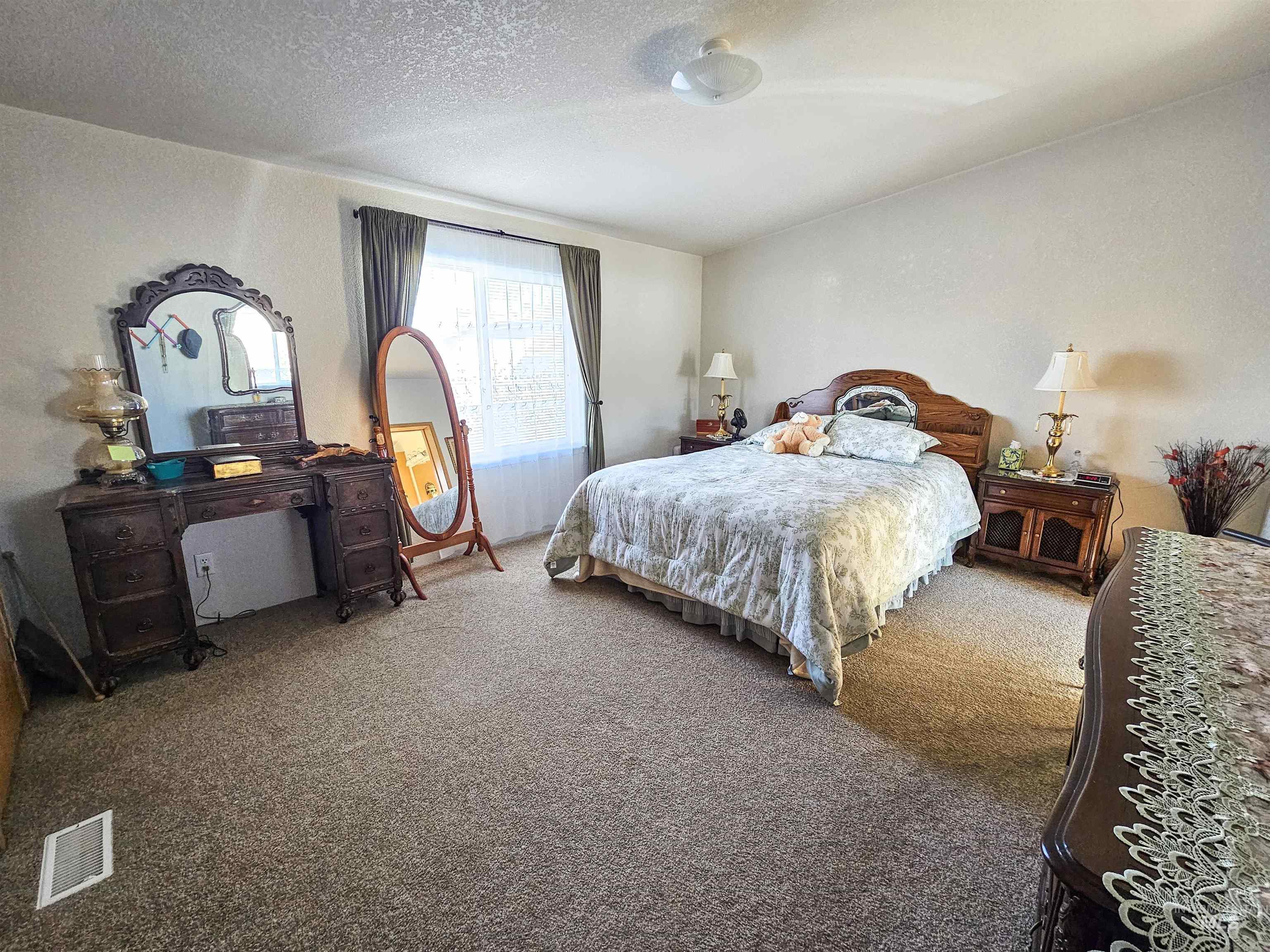 2115 6th Avenue Property Photo 19