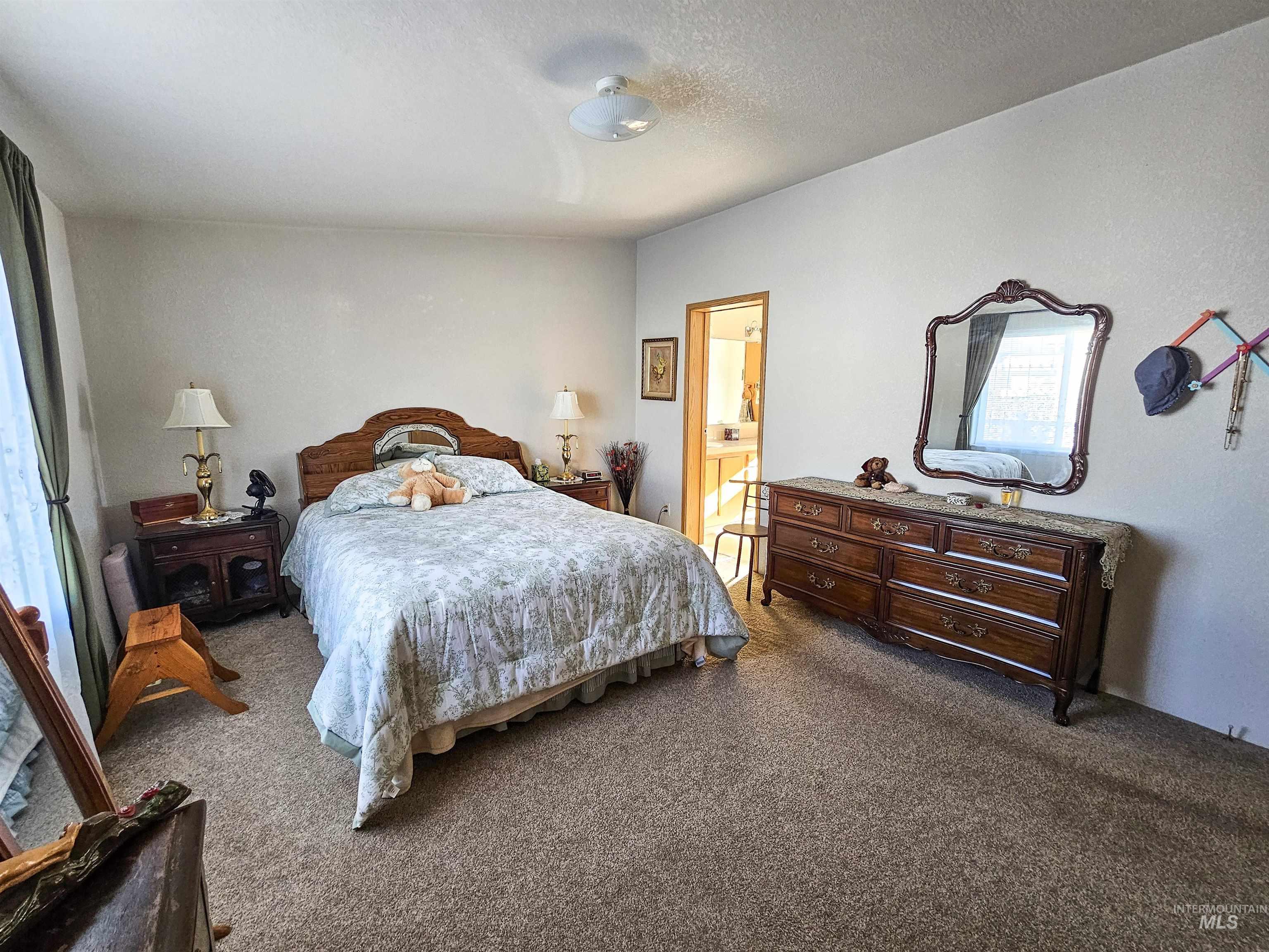 2115 6th Avenue Property Photo 20