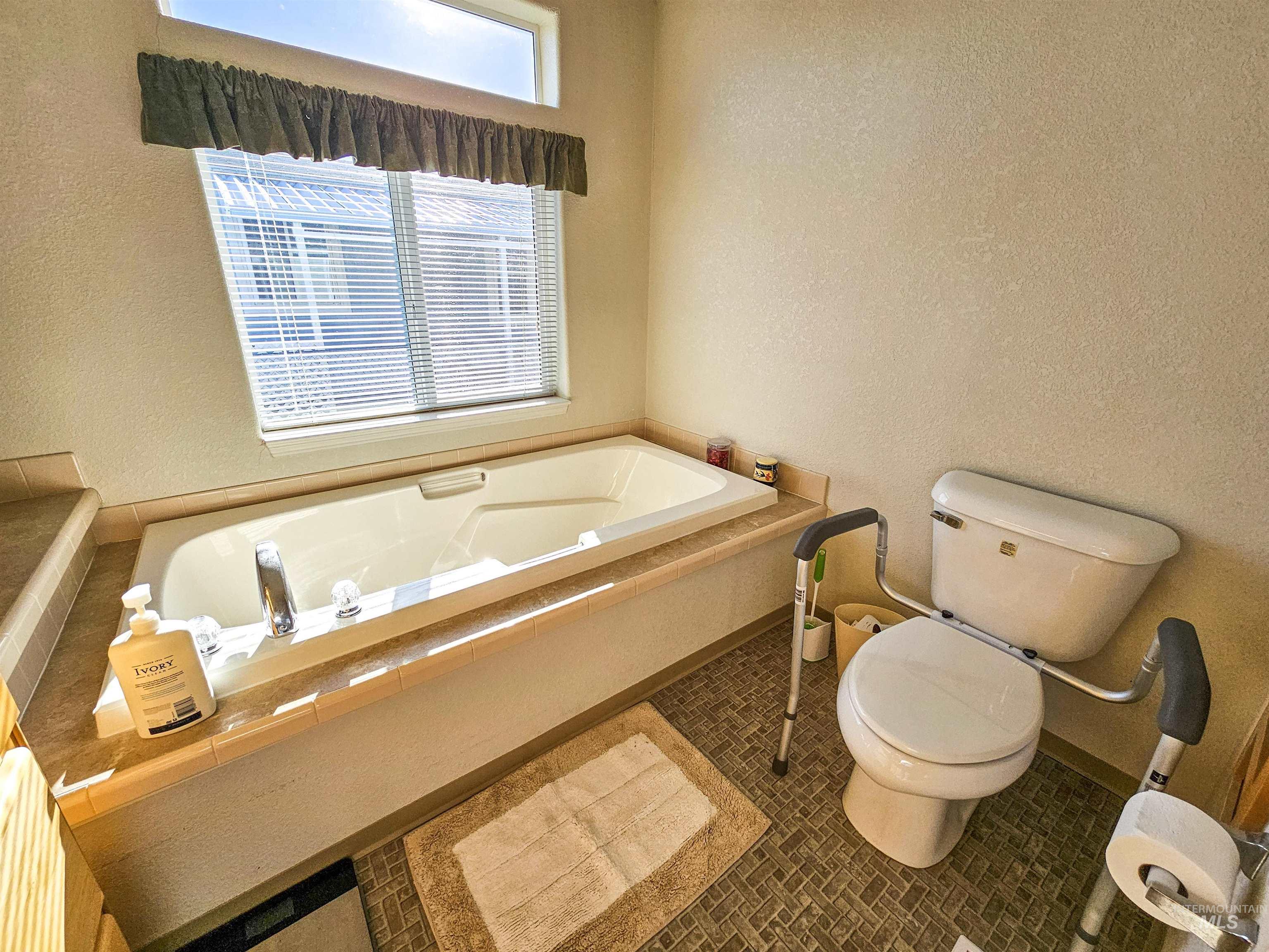 2115 6th Avenue Property Photo 24