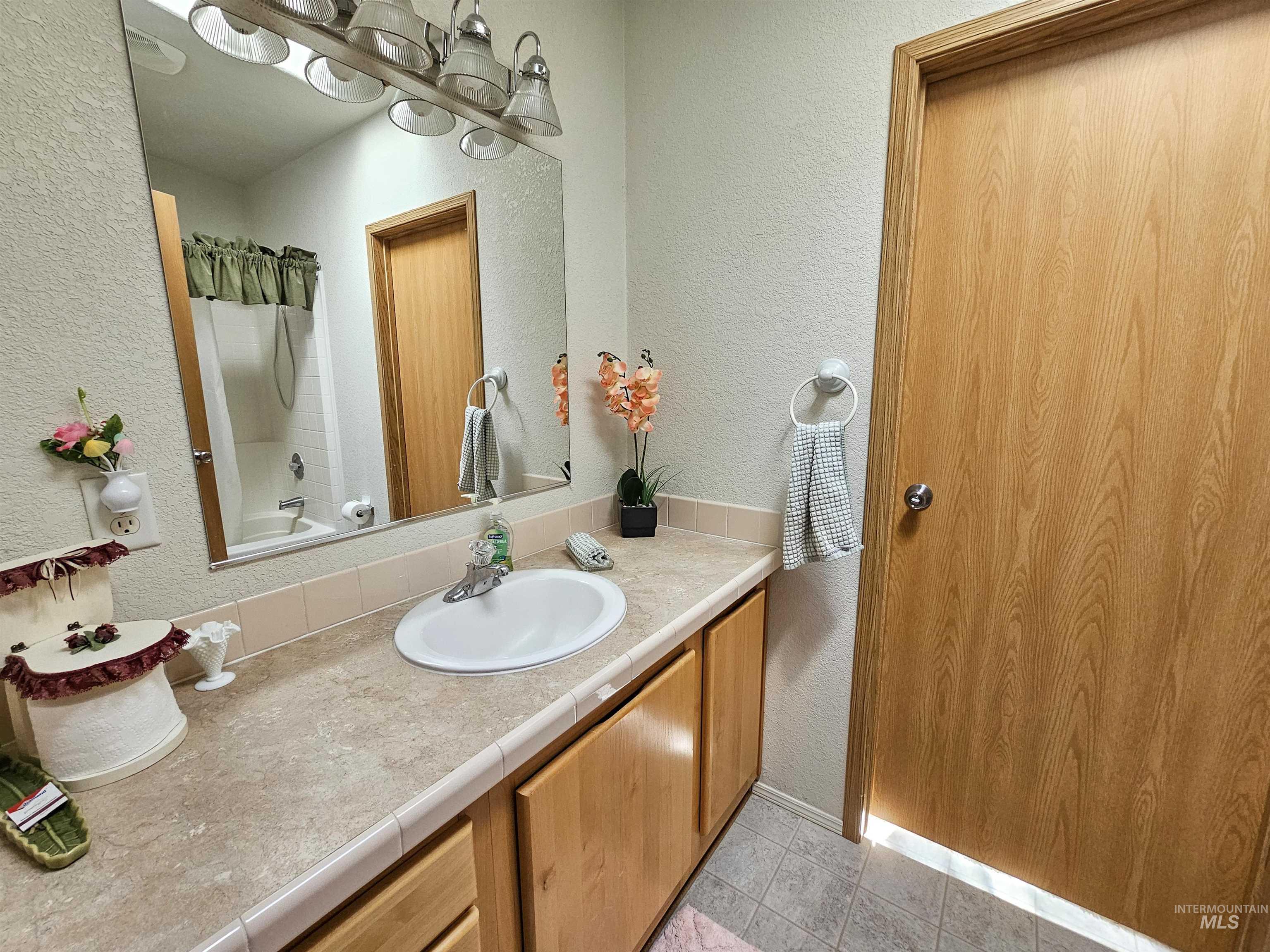 2115 6th Avenue Property Photo 28