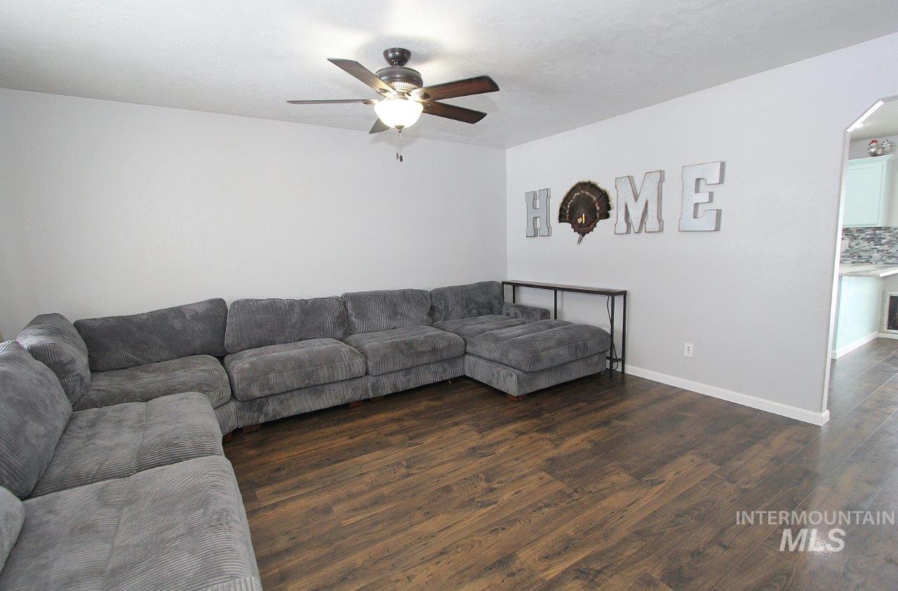 1604 N Buckler Way Property Photo 3