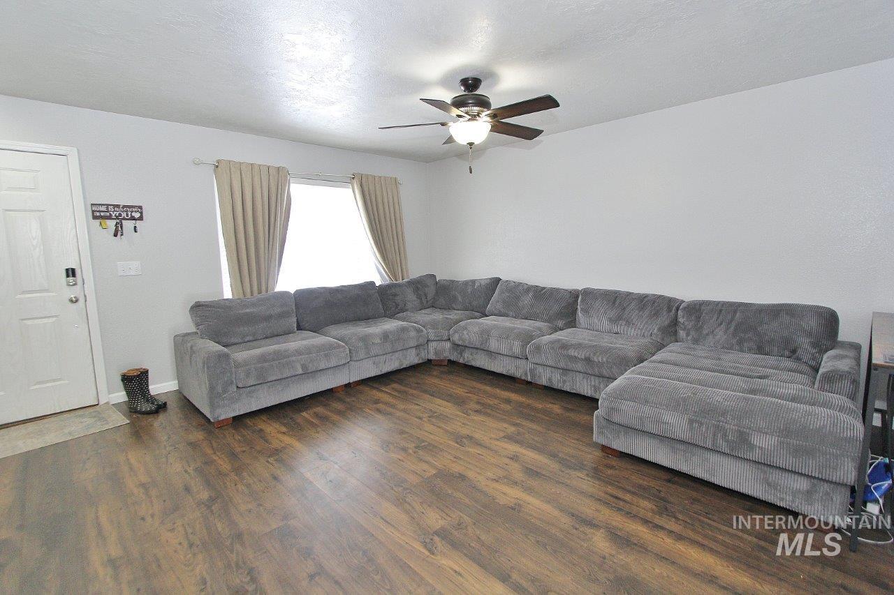 1604 N Buckler Way Property Photo 4