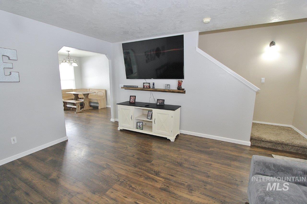 1604 N Buckler Way Property Photo 5