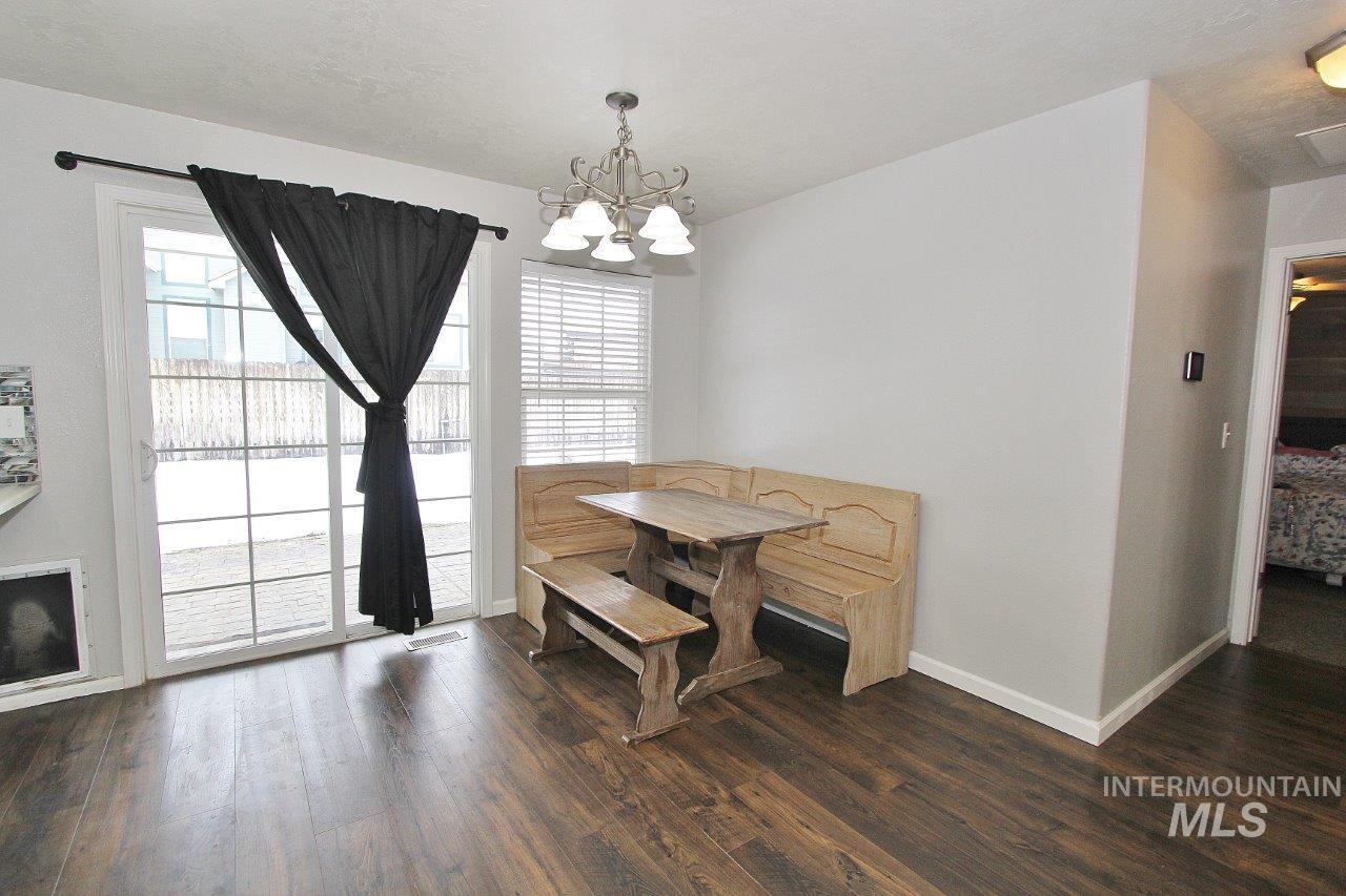 1604 N Buckler Way Property Photo 6