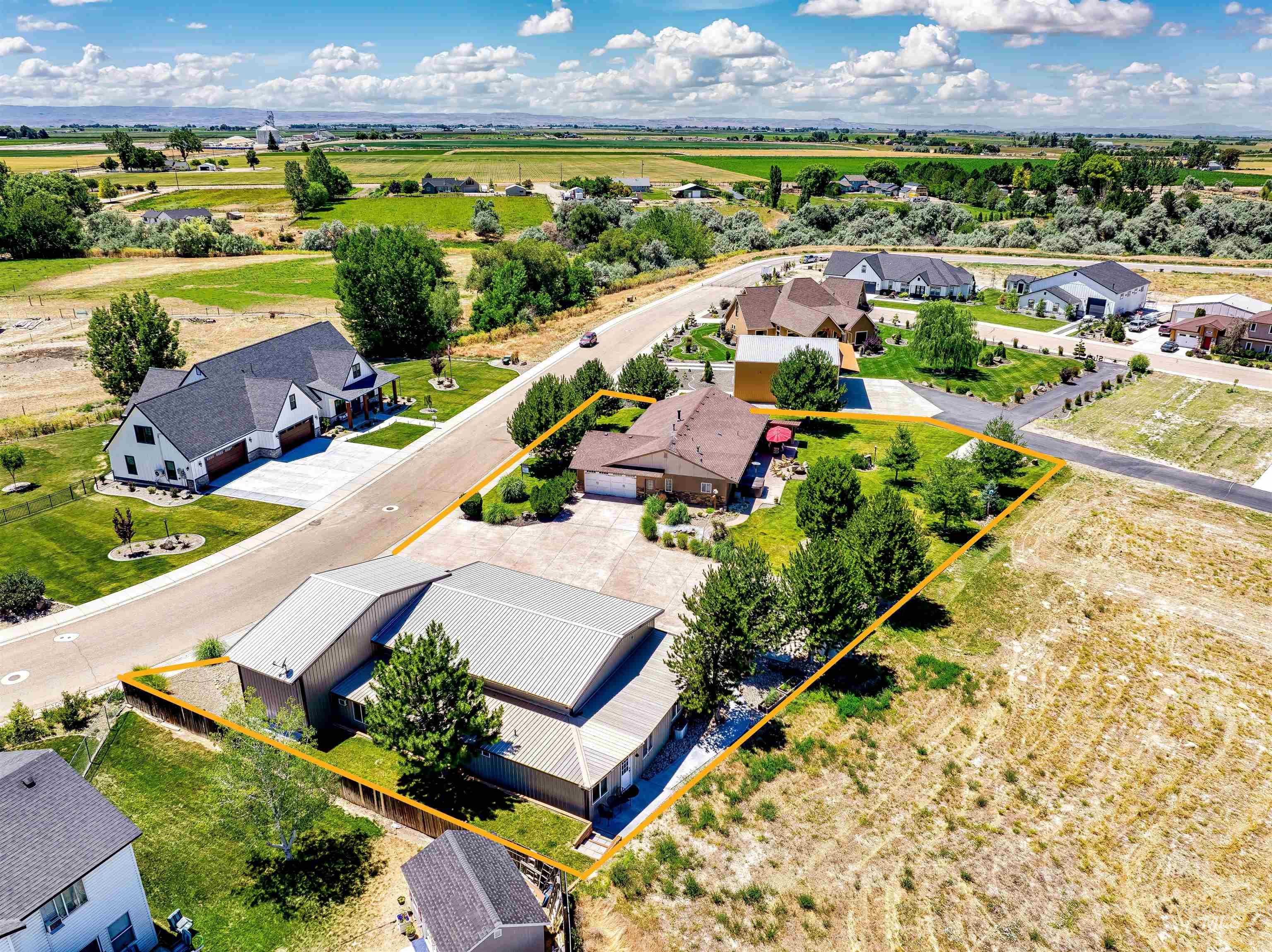 21246 Oakwood Drive Property Photo