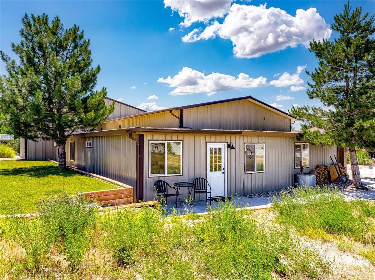 21246 Oakwood Drive Property Photo 5