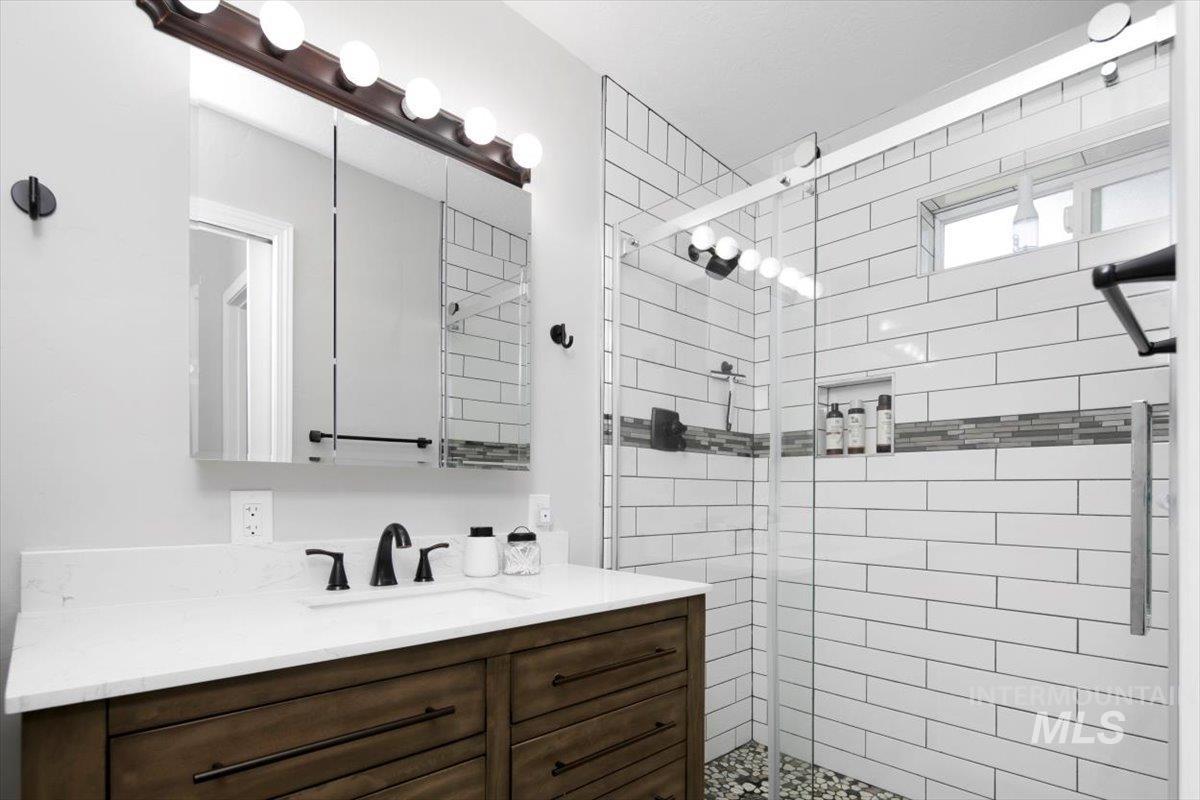 21246 Oakwood Drive Property Photo 34