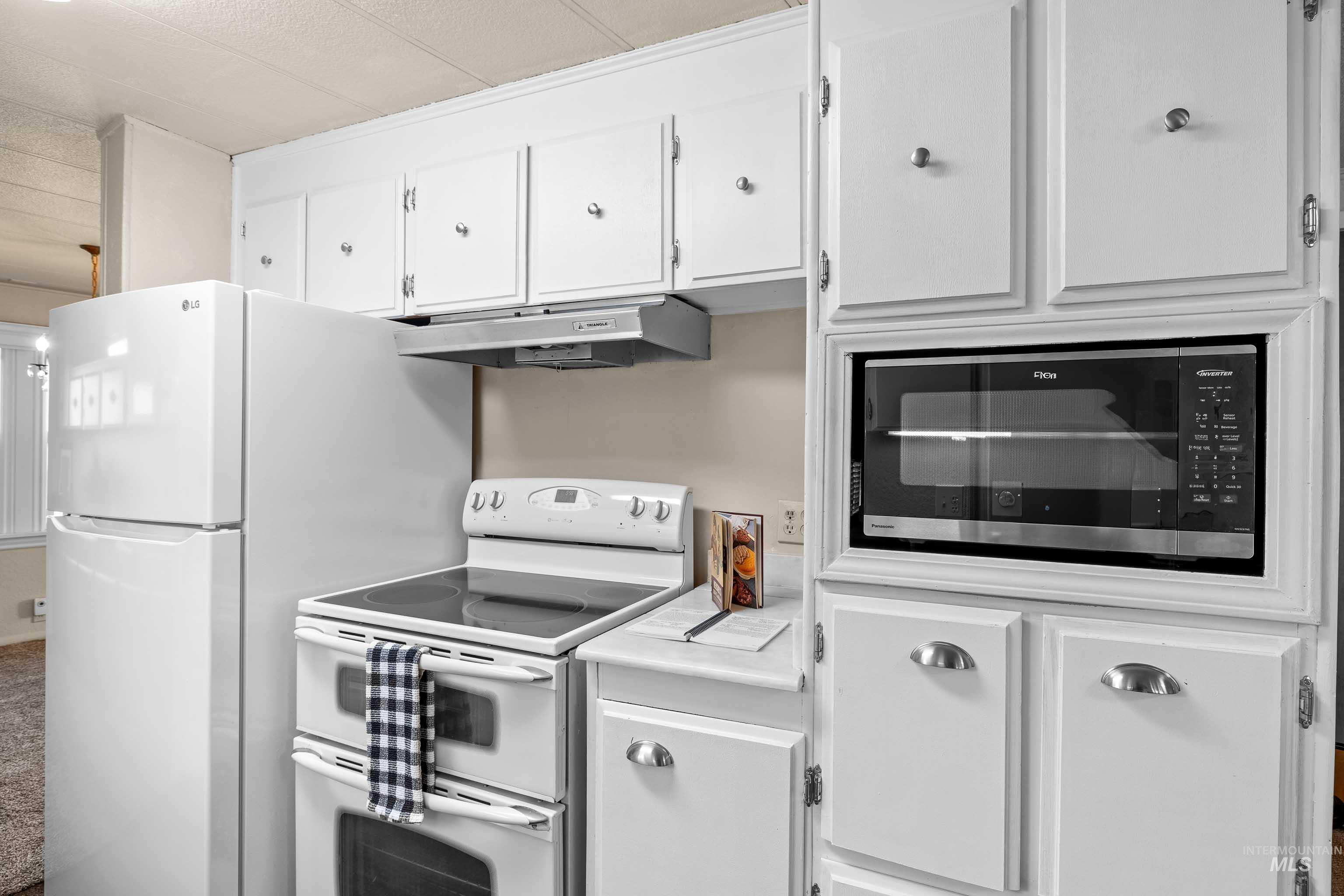 3617 N 3225 E Property Photo 12