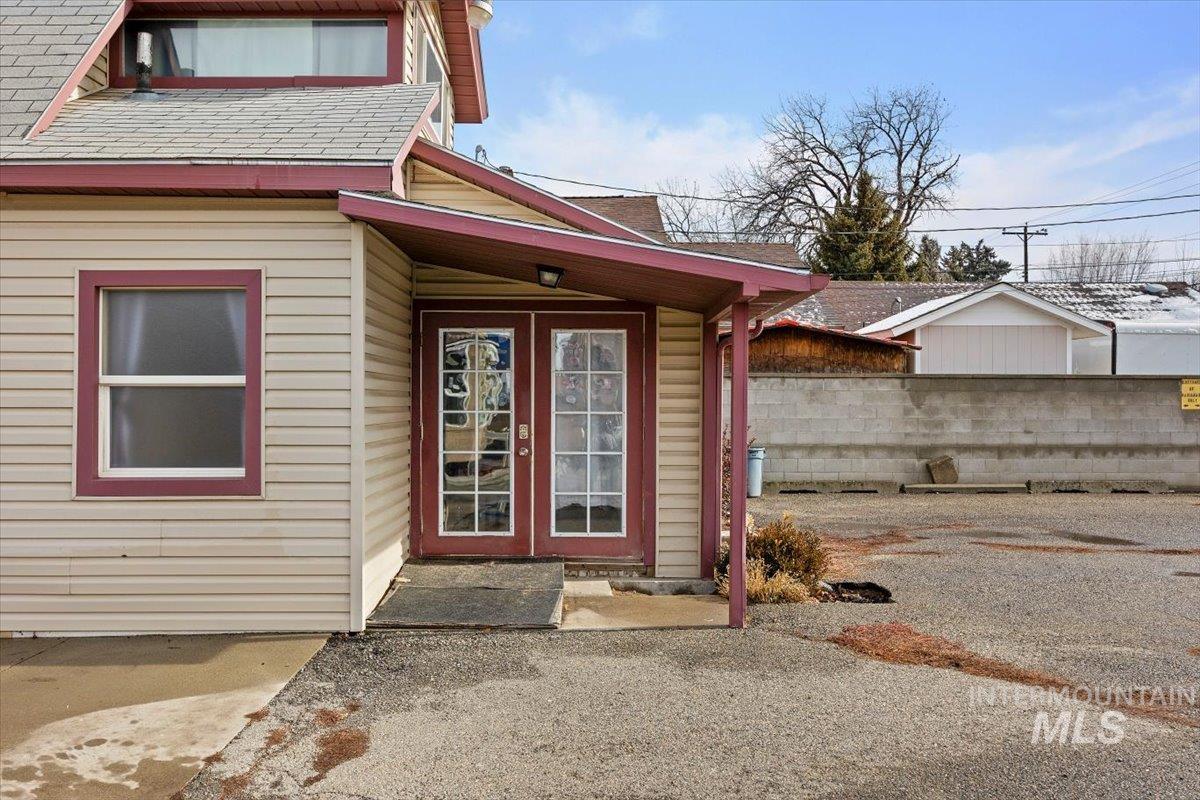 1342 E Addison Avenue Property Photo 5
