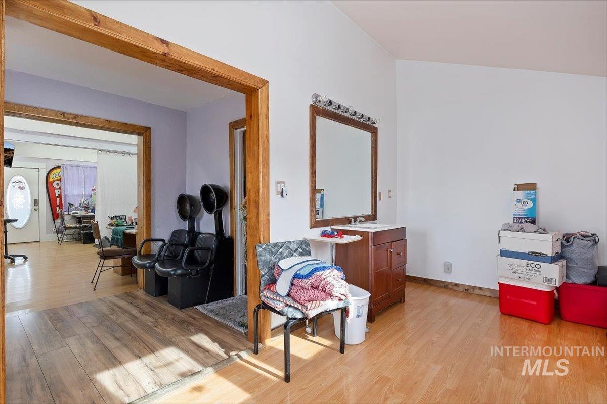 1342 E Addison Avenue Property Photo 15
