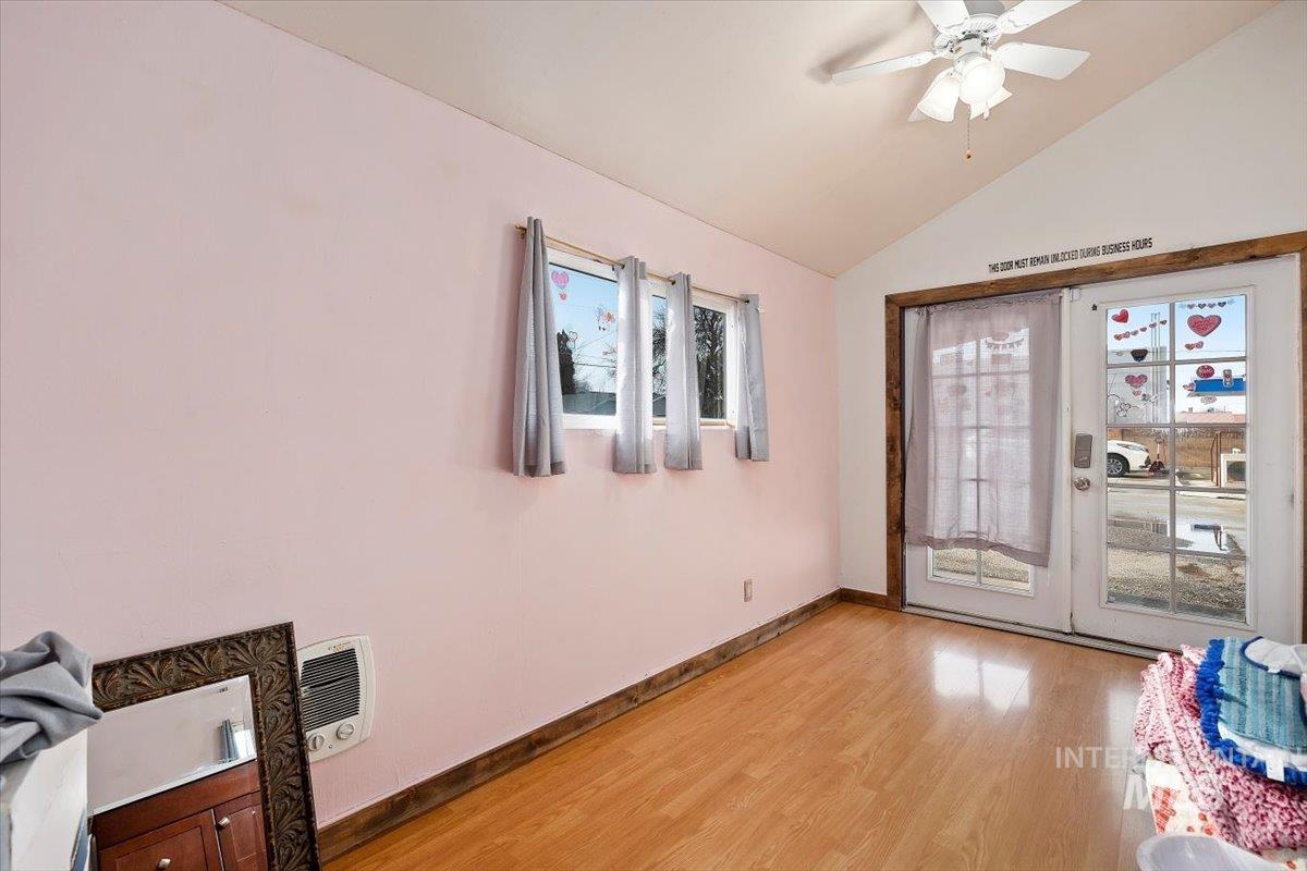 1342 E Addison Avenue Property Photo 16