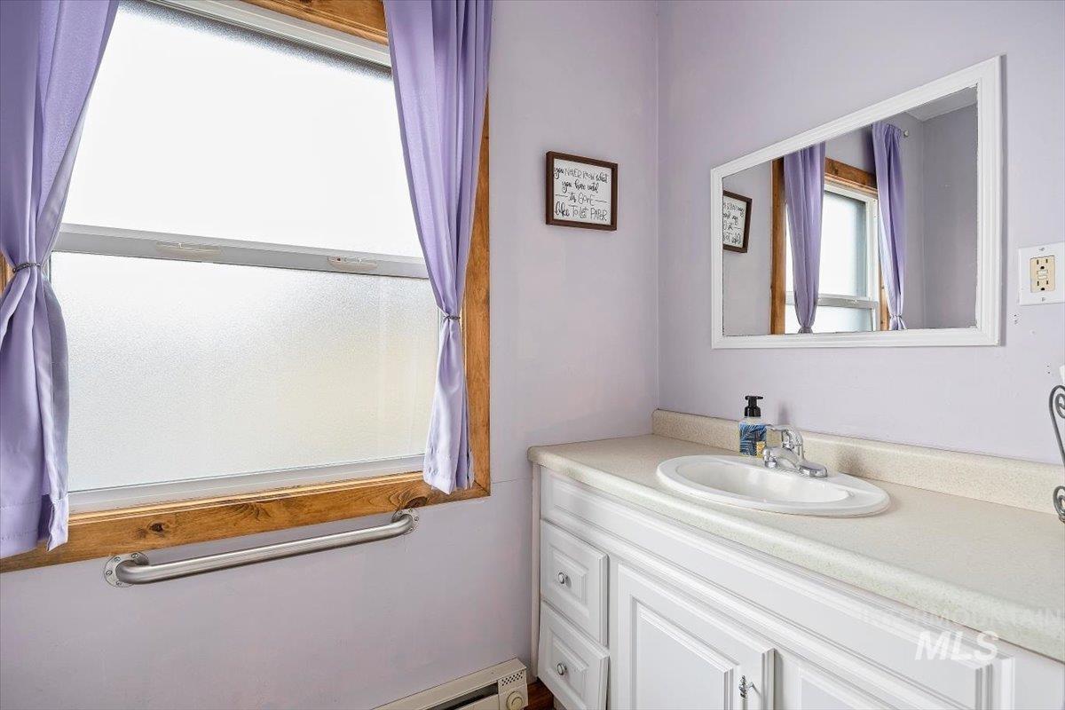1342 E Addison Avenue Property Photo 17