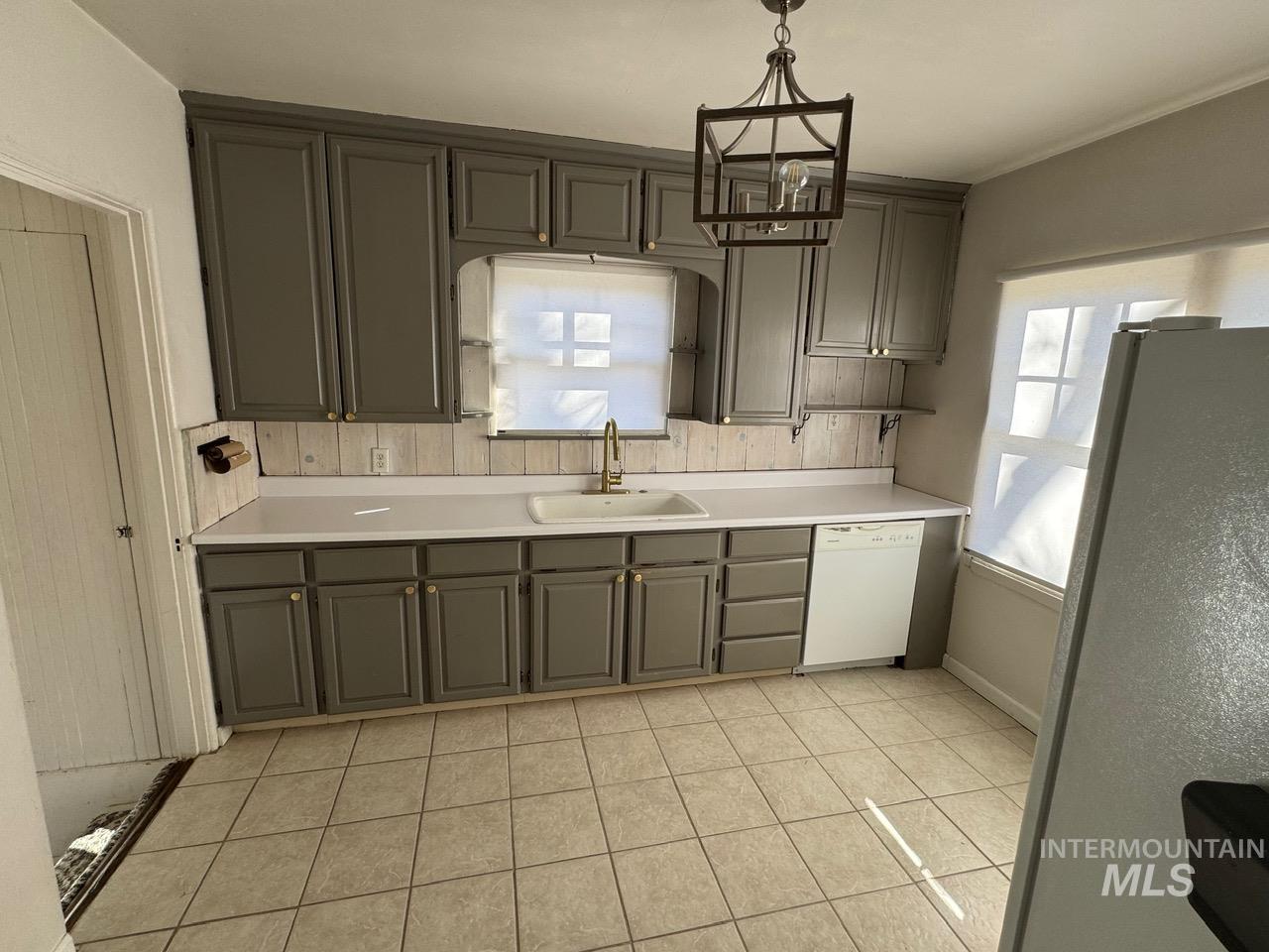 1911 Blaine St Property Photo 10