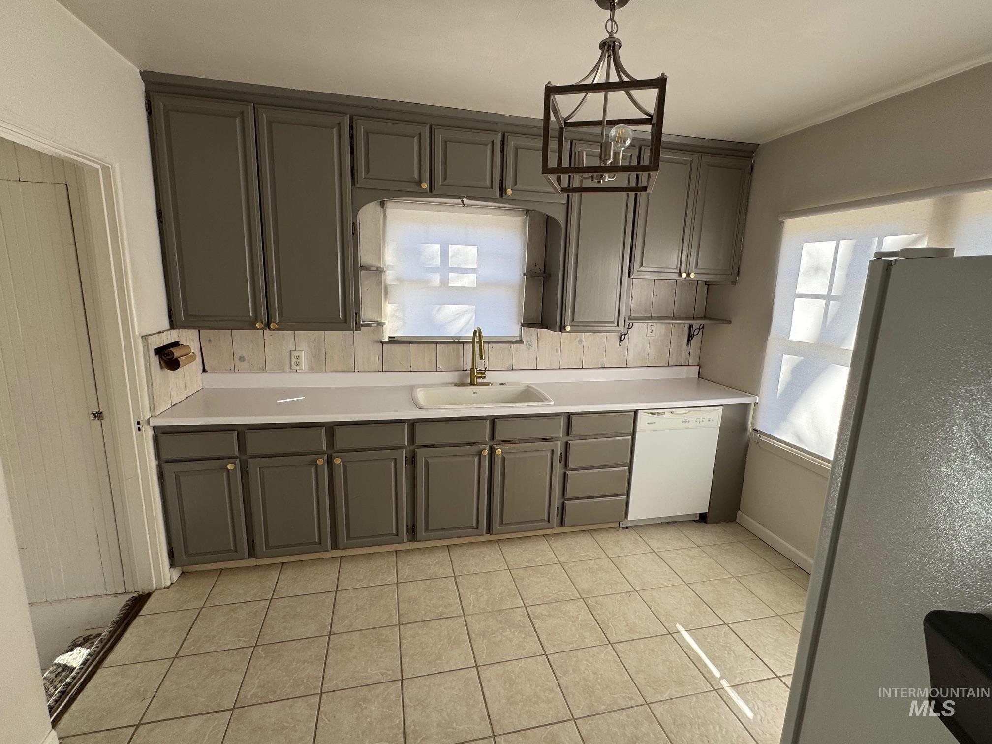 1911 Blaine St Property Photo 11
