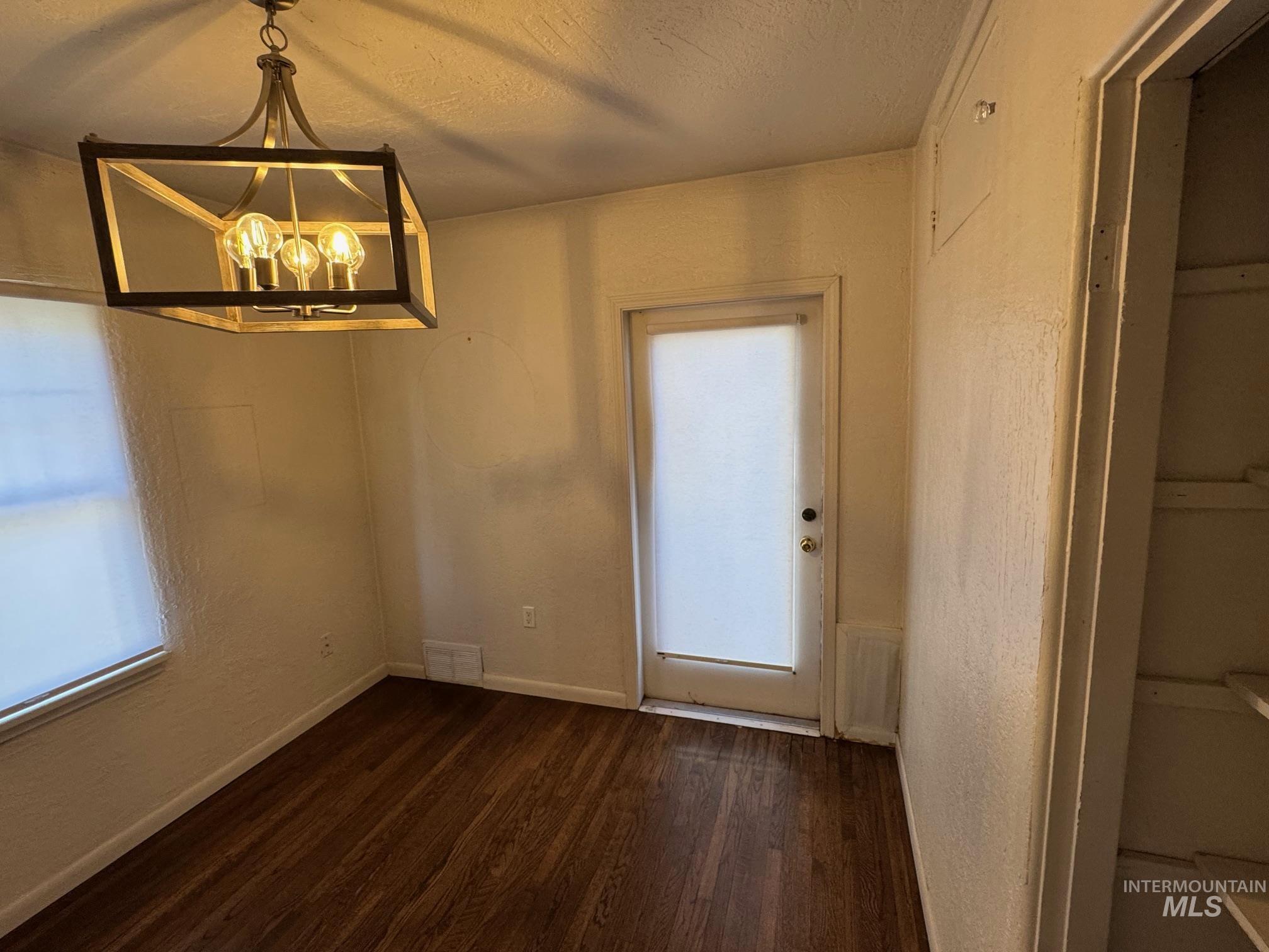 1911 Blaine St Property Photo 14