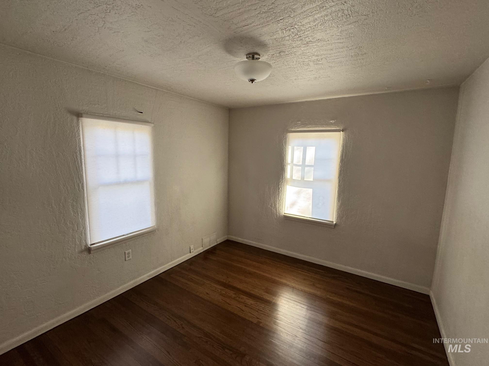 1911 Blaine St Property Photo 18