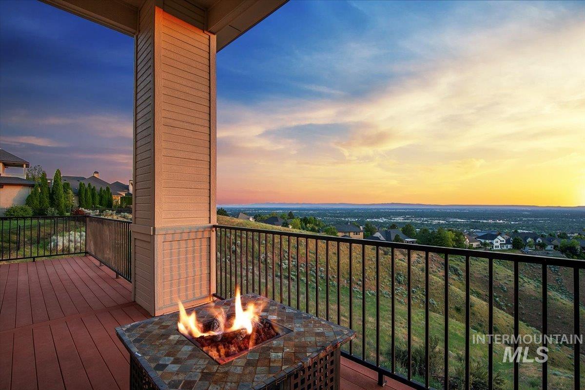5466 N Quail Summit Place Property Photo 2